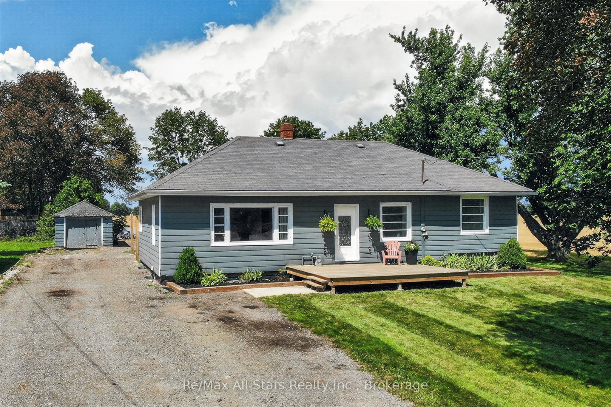 981 Highway 7 Property Photo 2