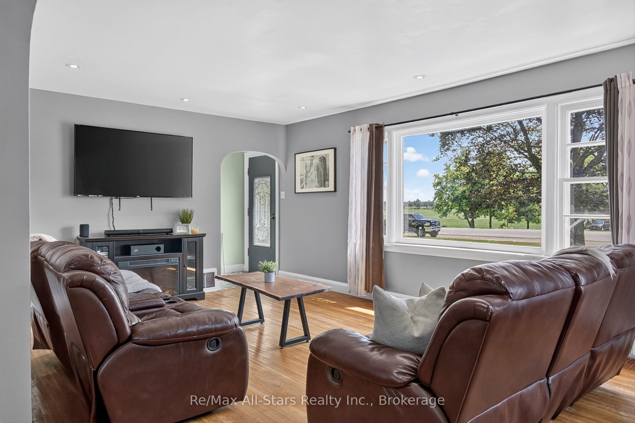 981 Highway 7 Property Photo 10