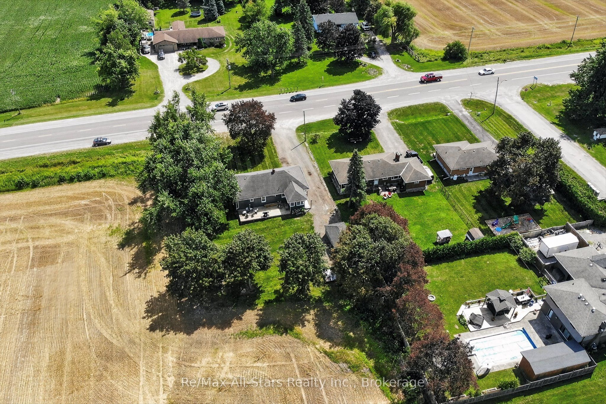 981 Highway 7 Property Photo 34