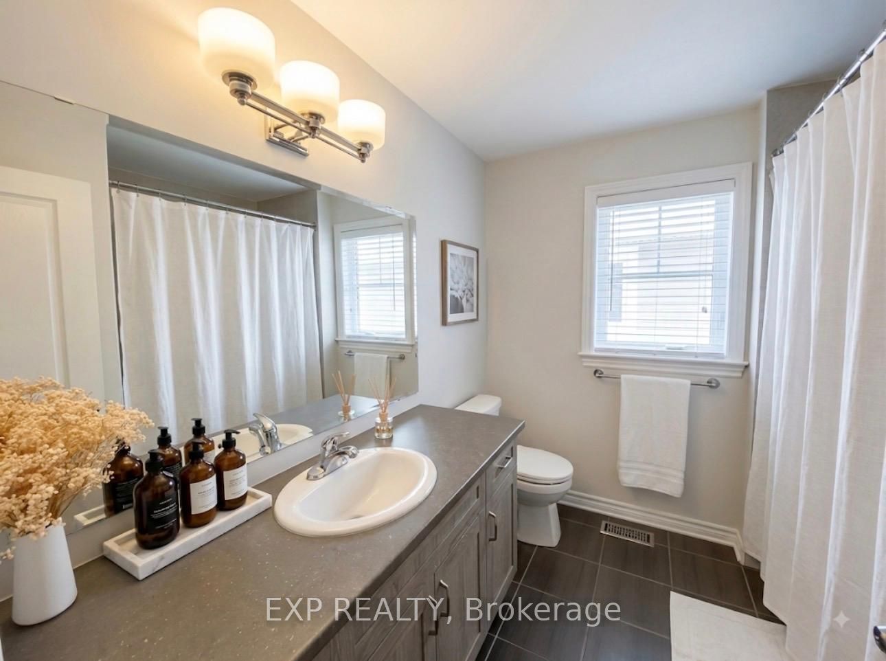 237 Brambling Way Property Photo 5