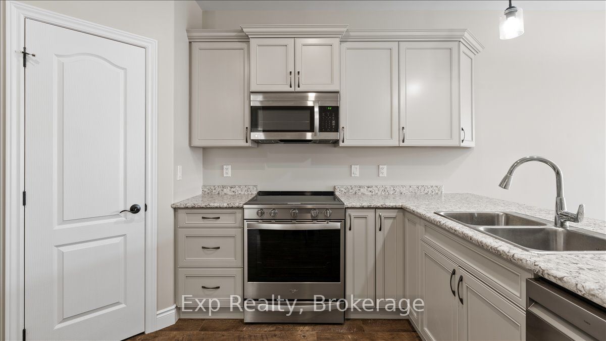 3 Farmington Crescent Property Photo 5