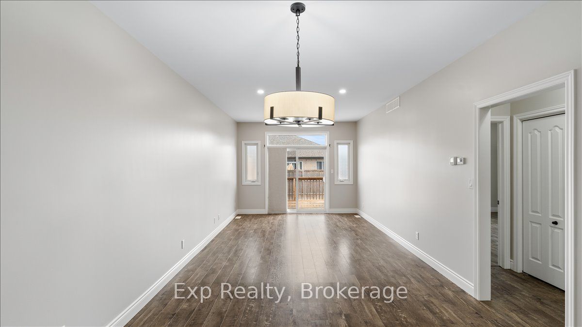 3 Farmington Crescent Property Photo 7