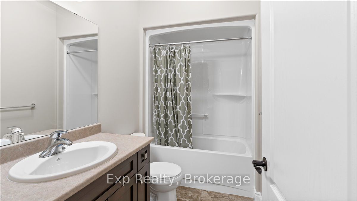 3 Farmington Crescent Property Photo 9