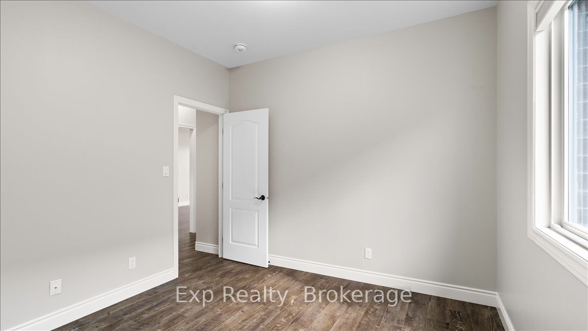3 Farmington Crescent Property Photo 11