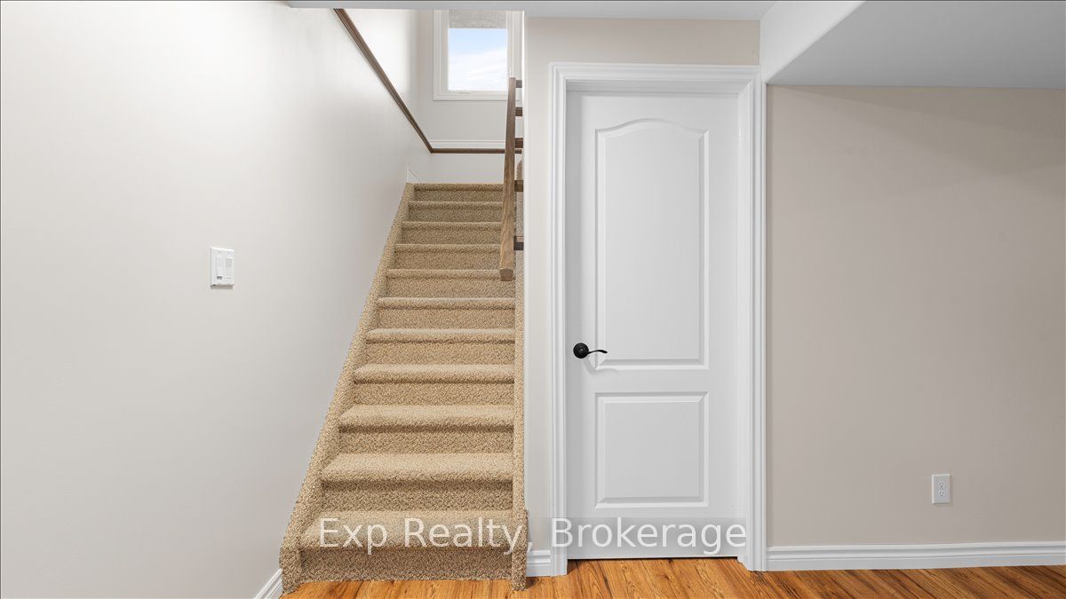 3 Farmington Crescent Property Photo 18