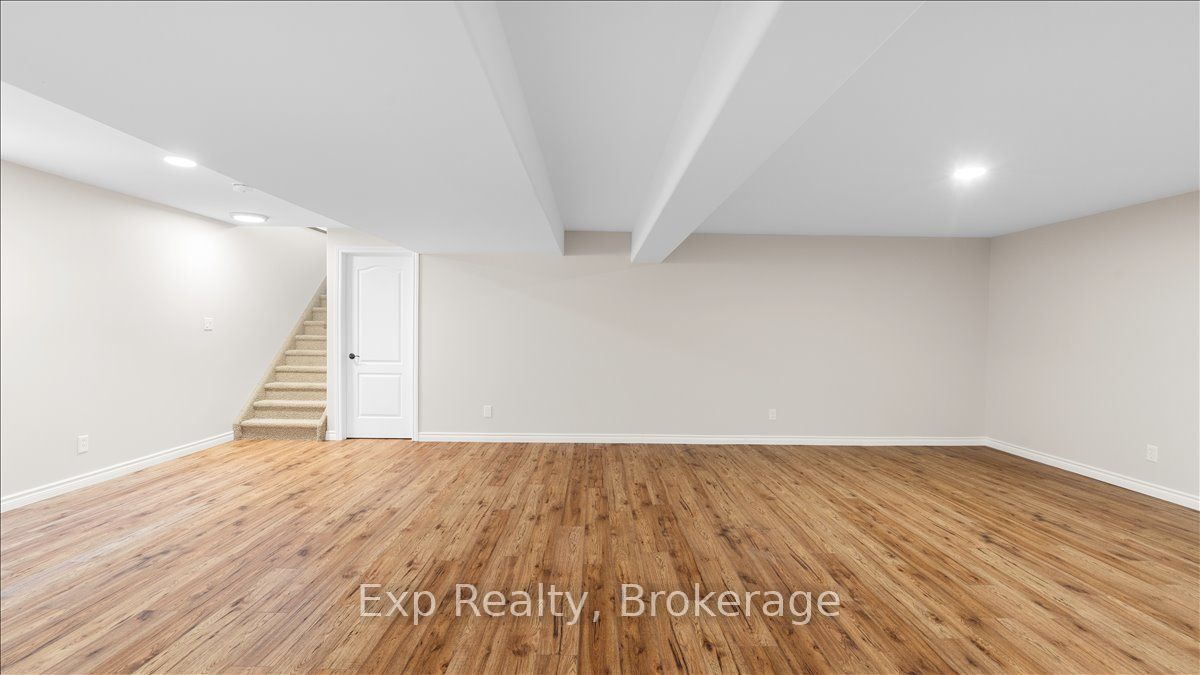 3 Farmington Crescent Property Photo 20