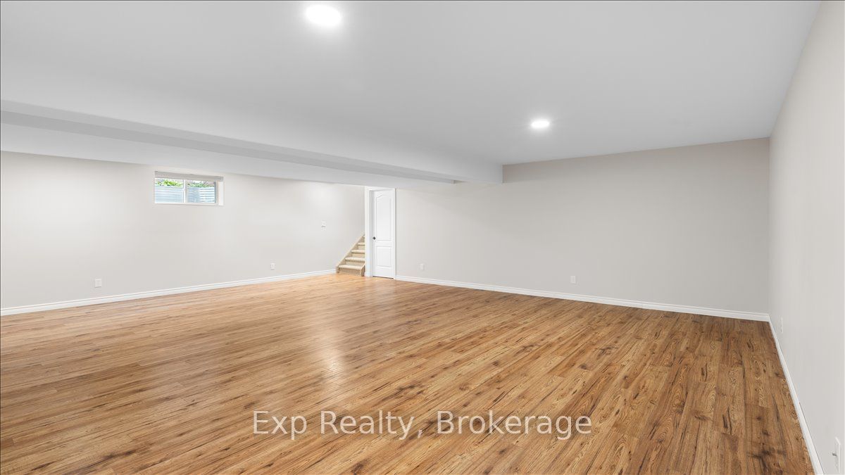 3 Farmington Crescent Property Photo 22