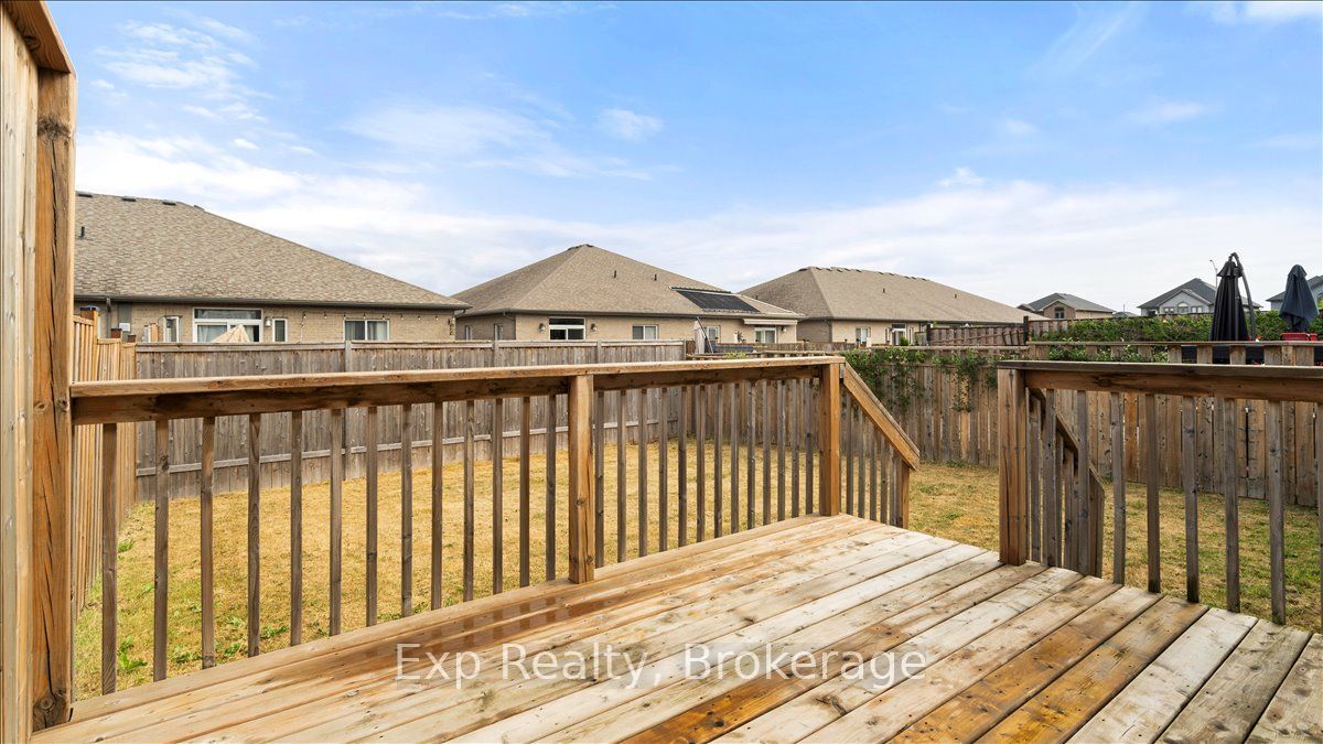 3 Farmington Crescent Property Photo 28