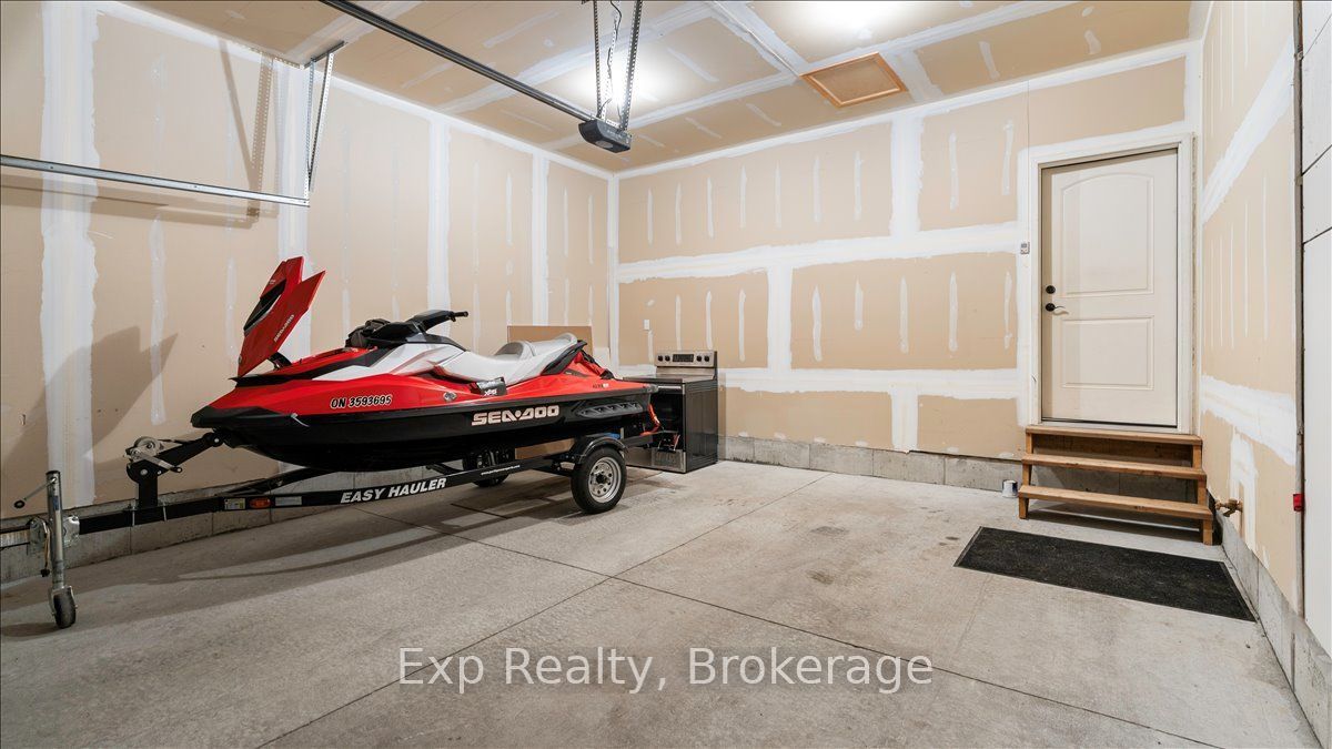 3 Farmington Crescent Property Photo 33