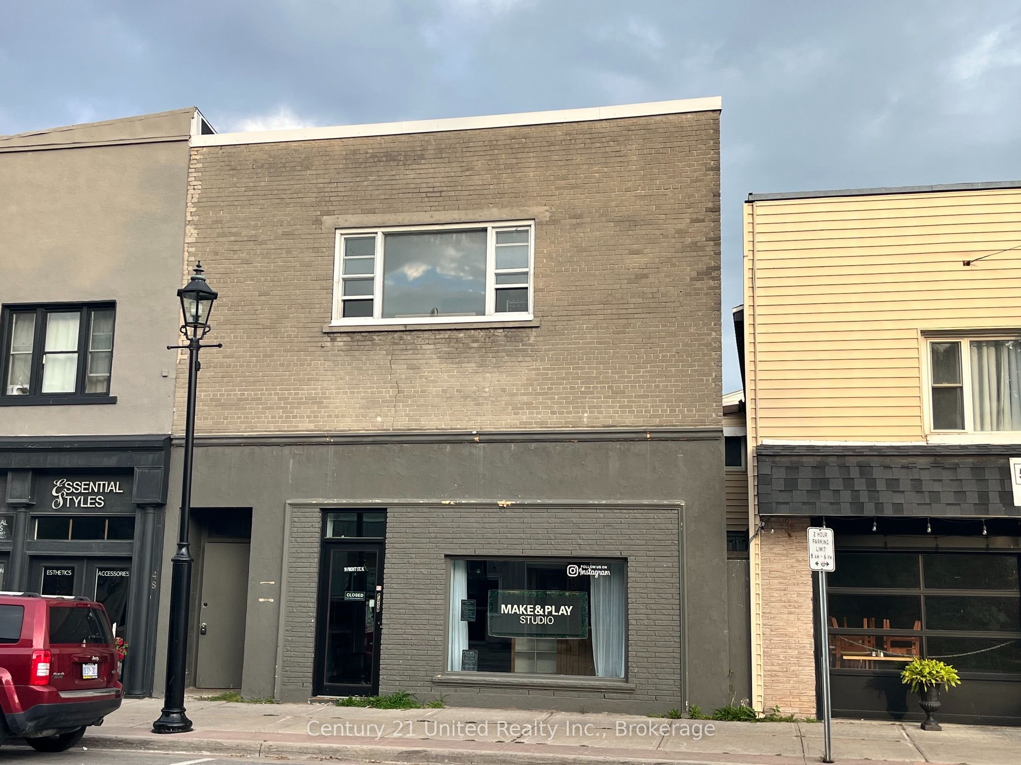 50 Front Street N Property Photo 1