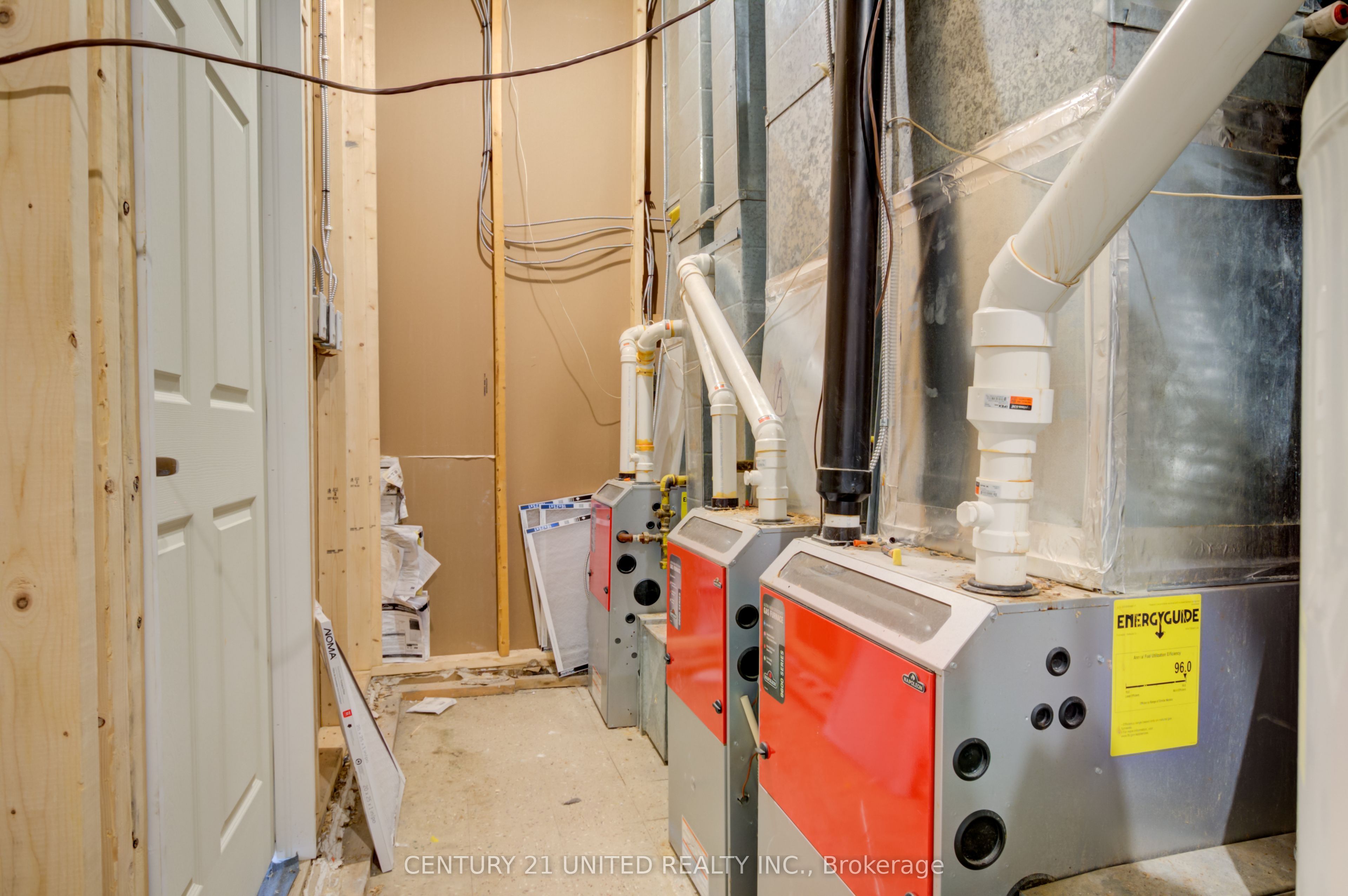 50 Front Street N Property Photo 7