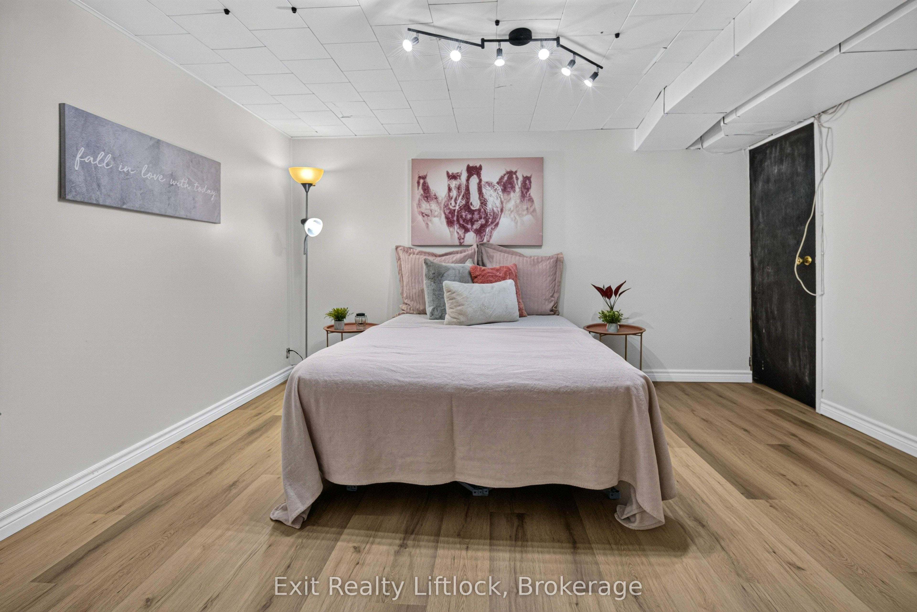 3 Basswood Street Property Photo 23