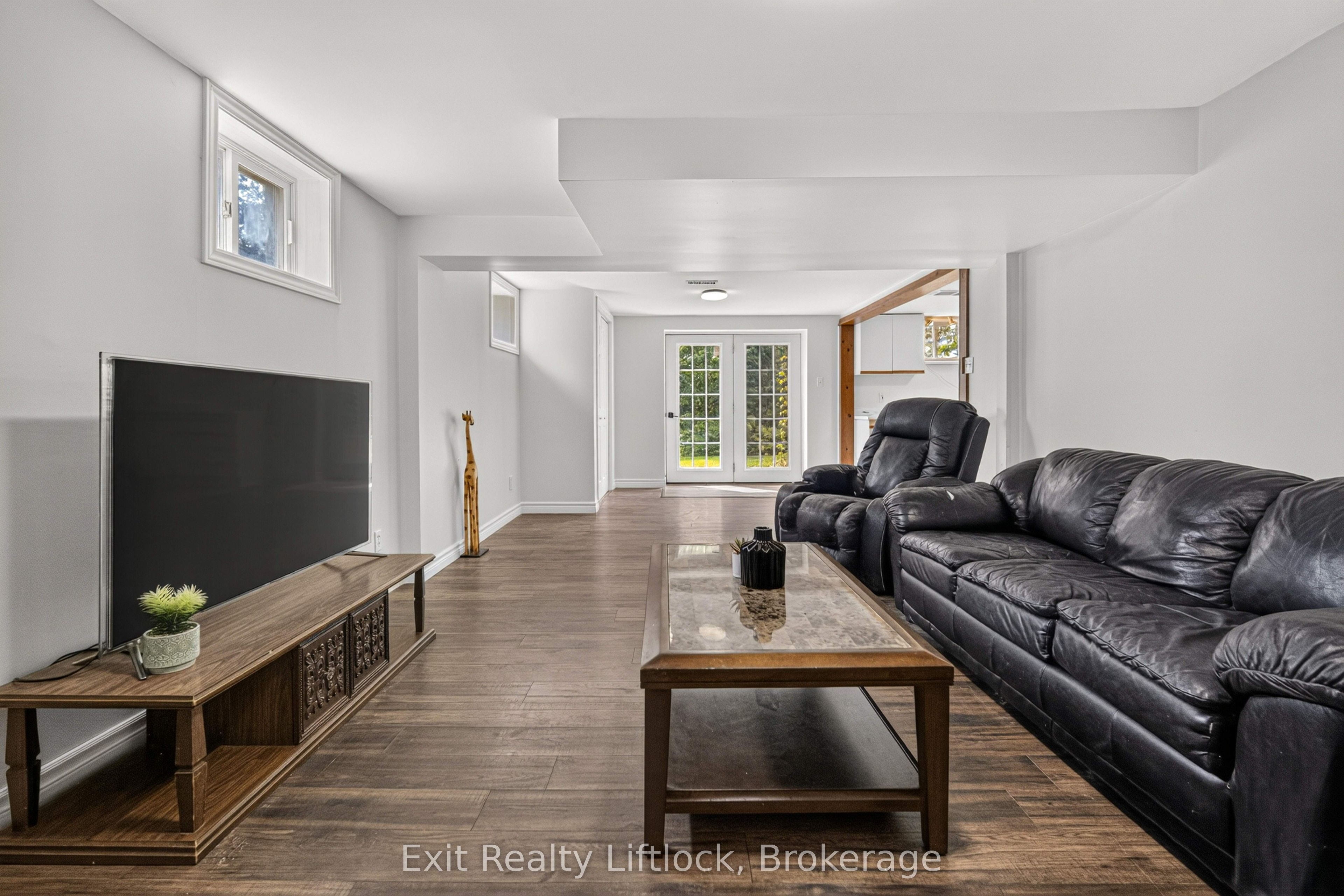 3 Basswood Street Property Photo 30