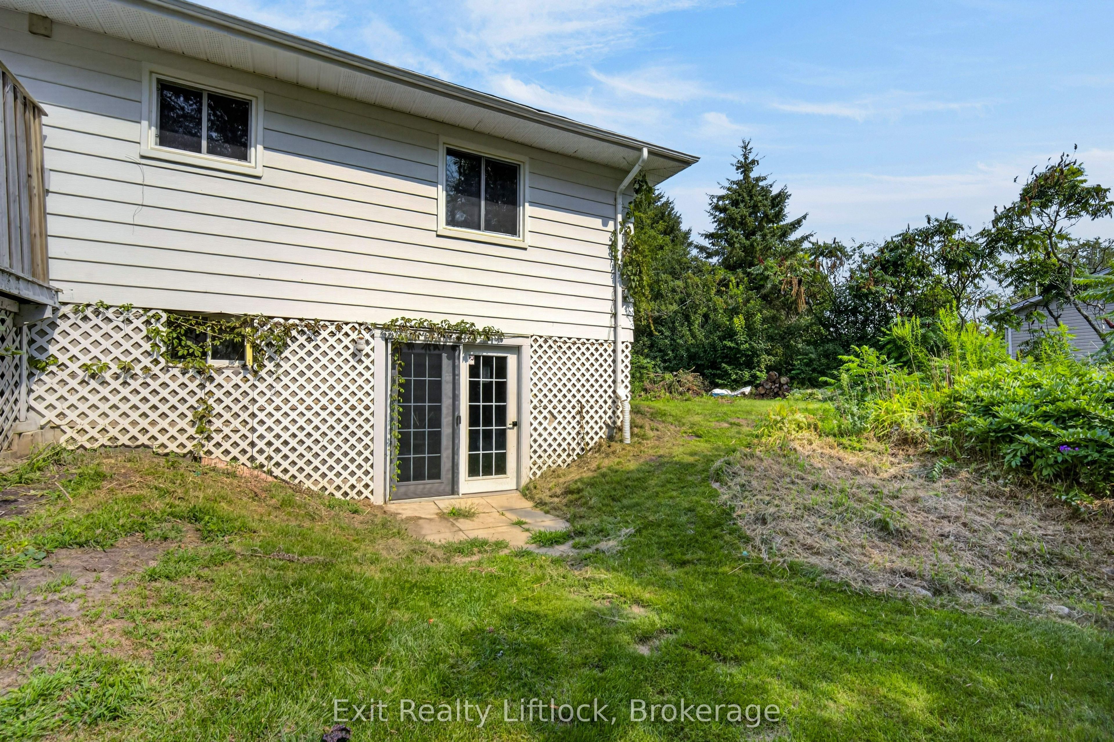 3 Basswood Street Property Photo 34
