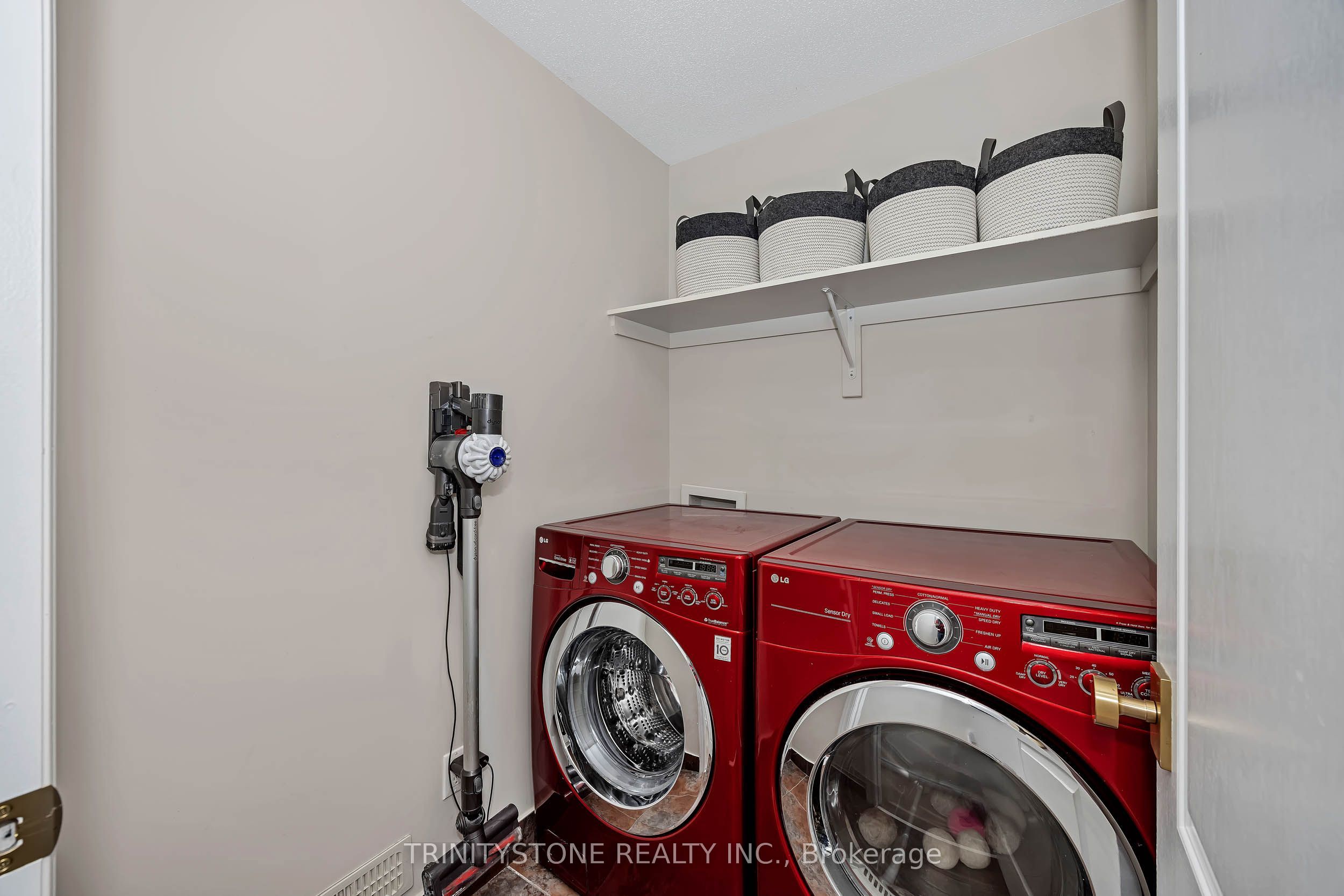 1114 Northgraves Crescent Property Photo 35