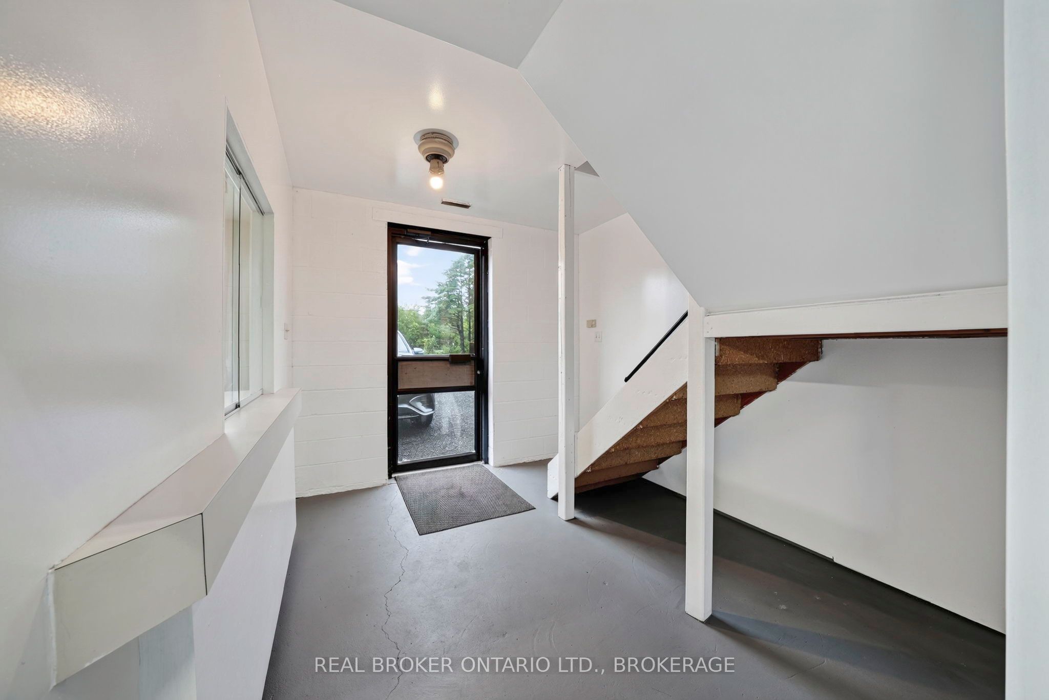 17530 Mcphail Road Property Photo 3
