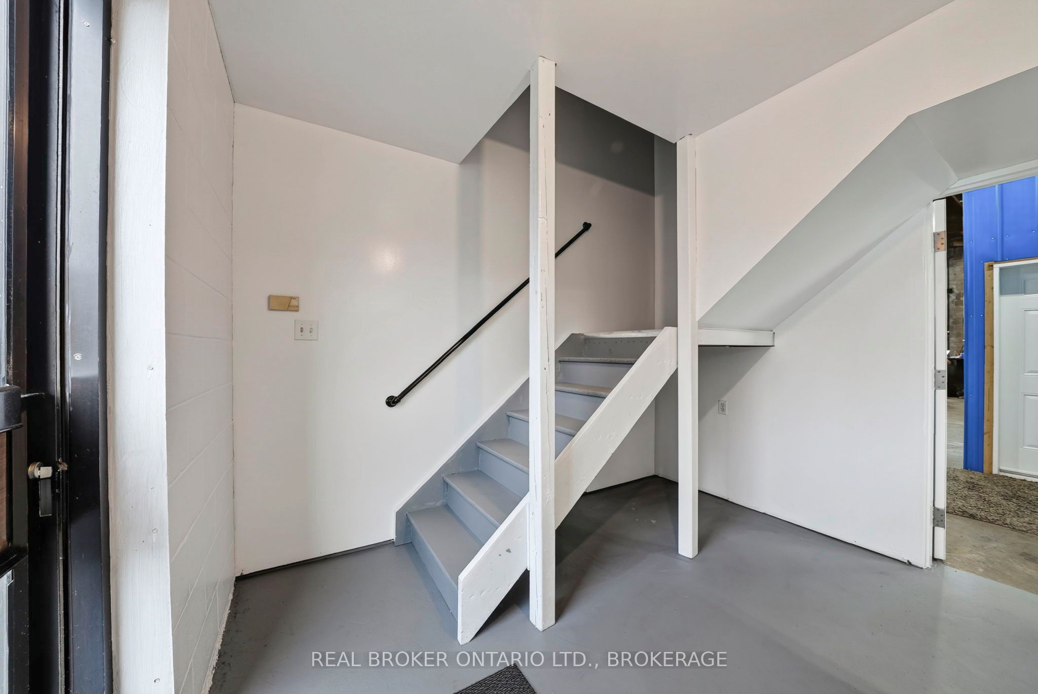 17530 Mcphail Road Property Photo 4