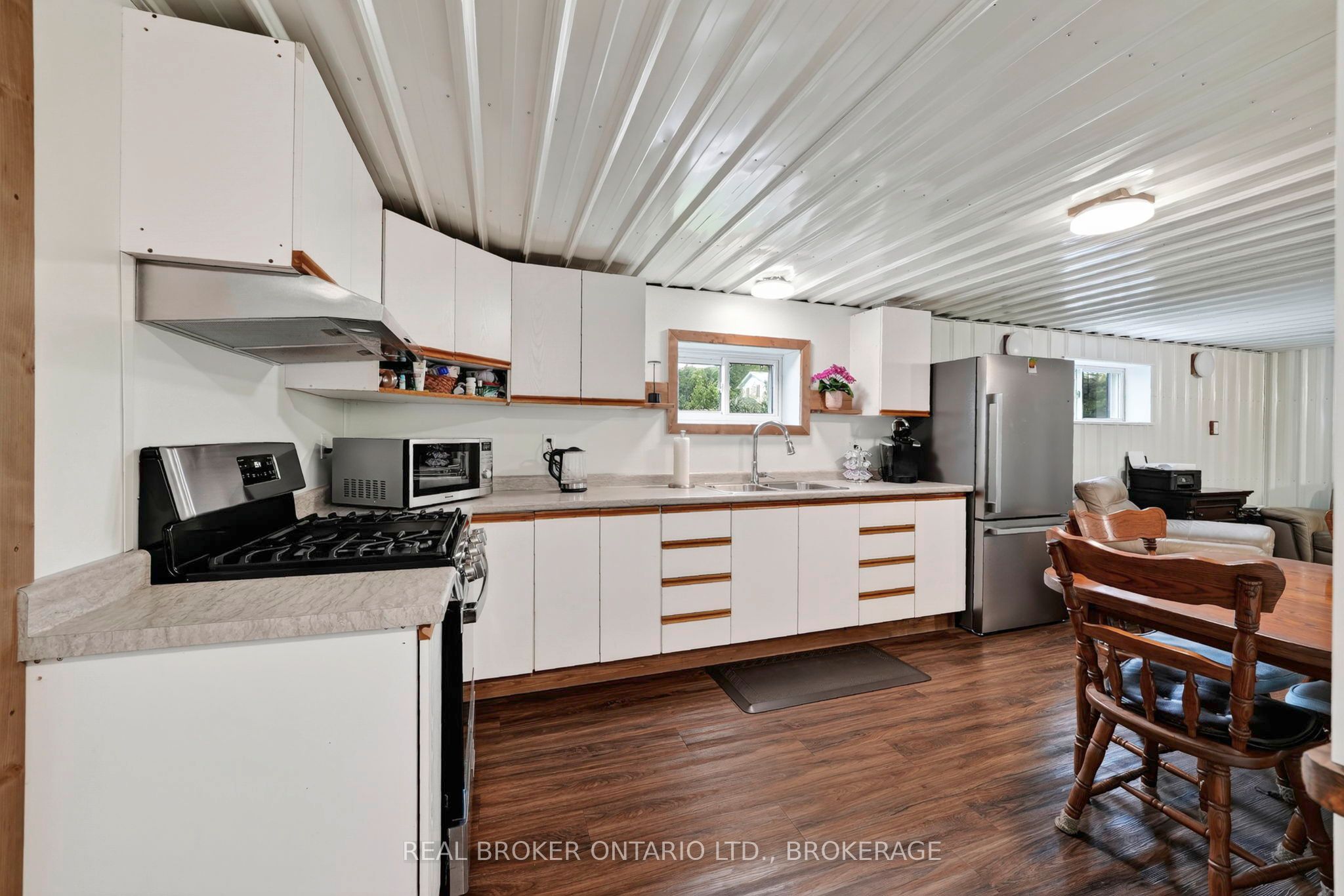 17530 Mcphail Road Property Photo 7
