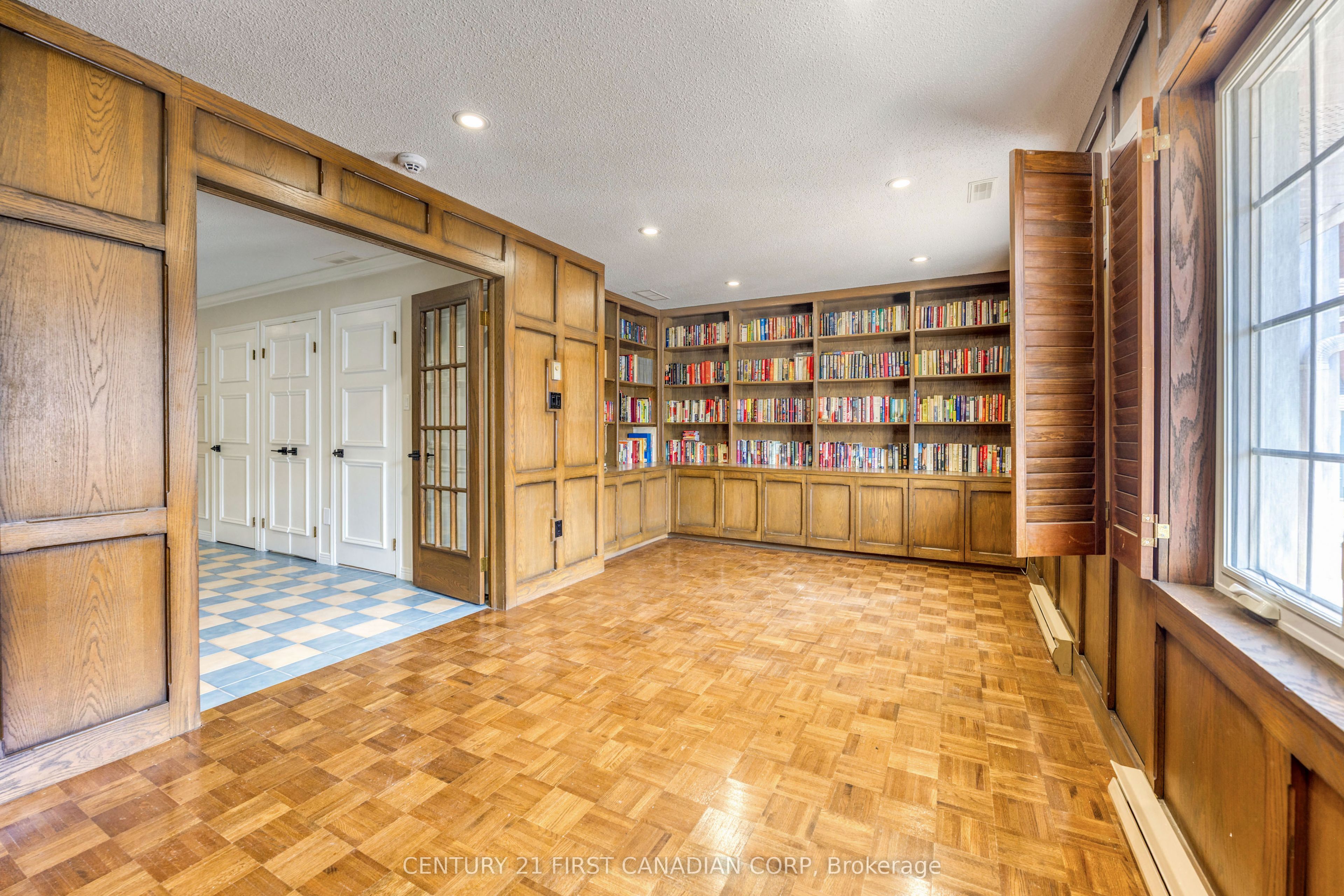 1500 Venetian Boulevard W45 Property Photo 11