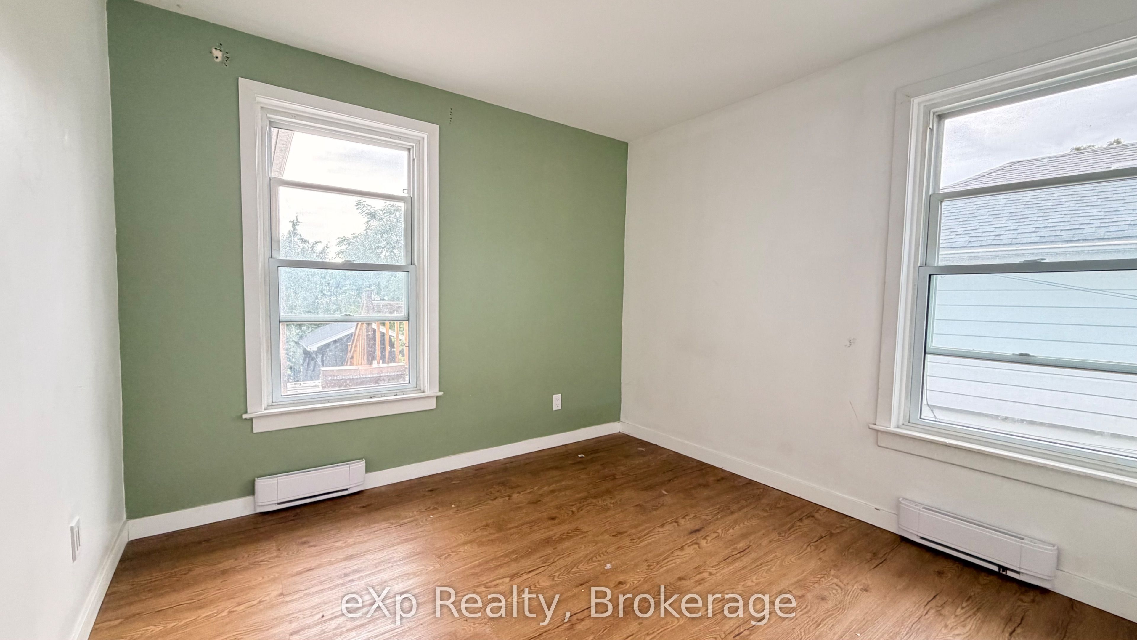 20 Charlotte Street Property Photo 6