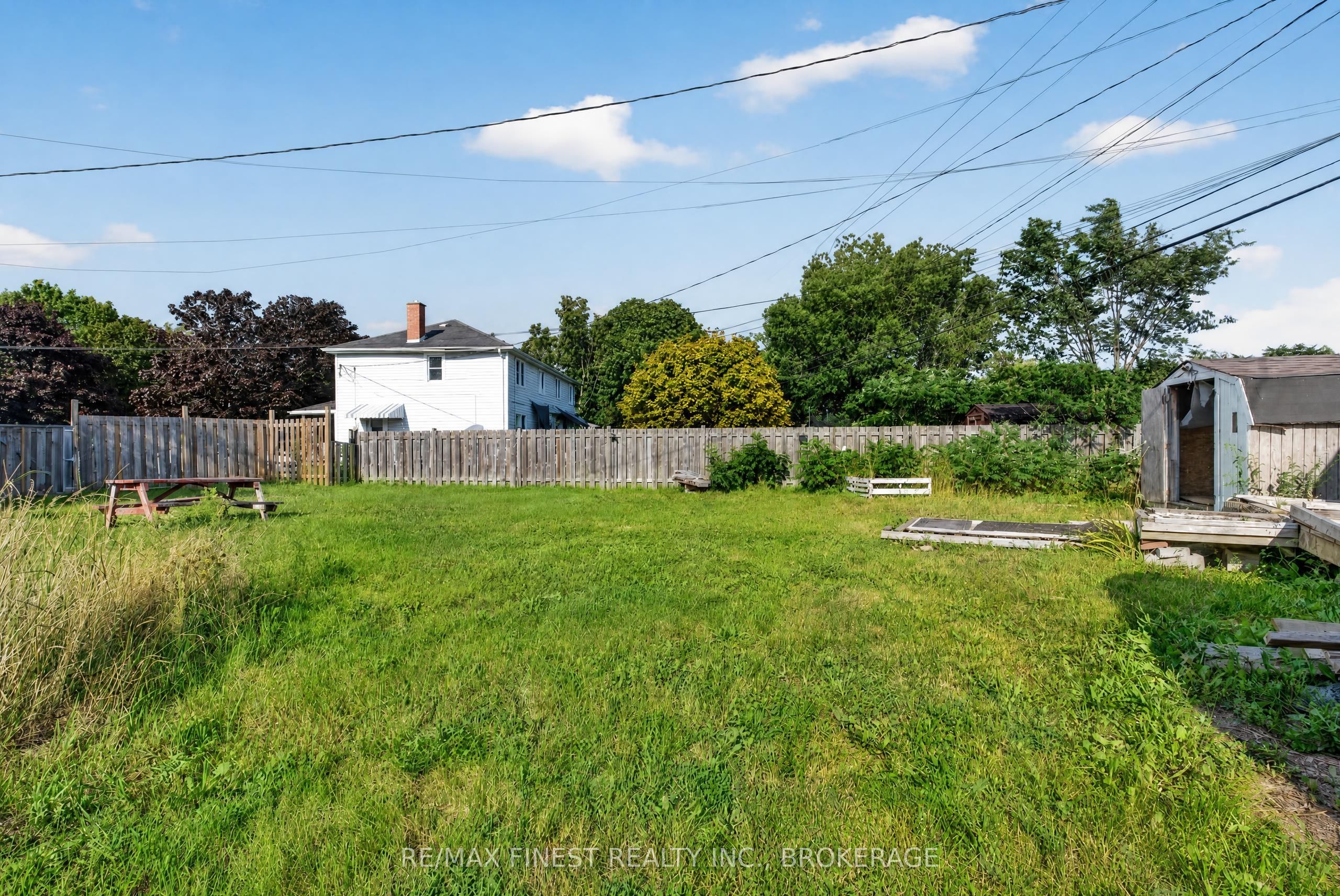 17 London Avenue Property Photo 33