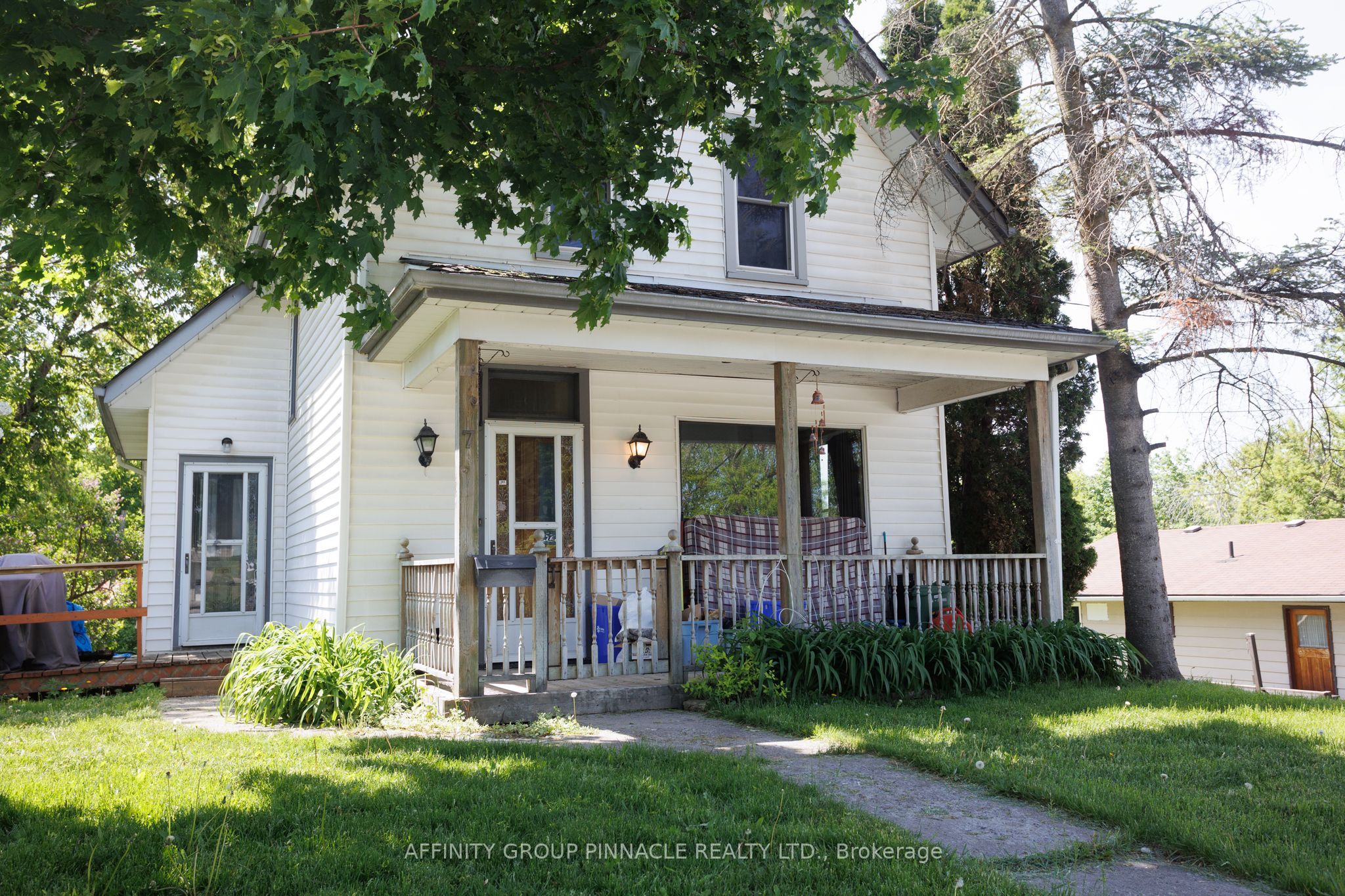7 Colborne Street E Property Photo 3