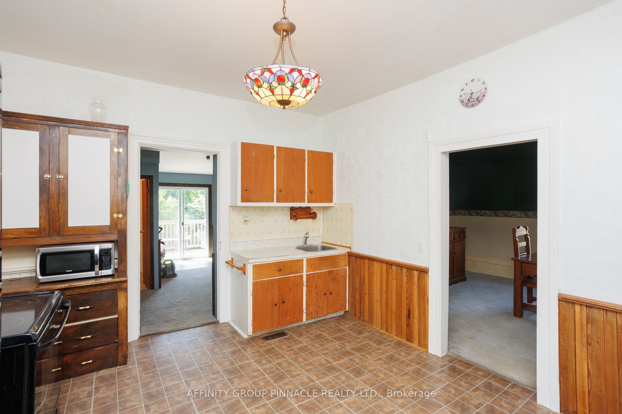 7 Colborne Street E Property Photo 12