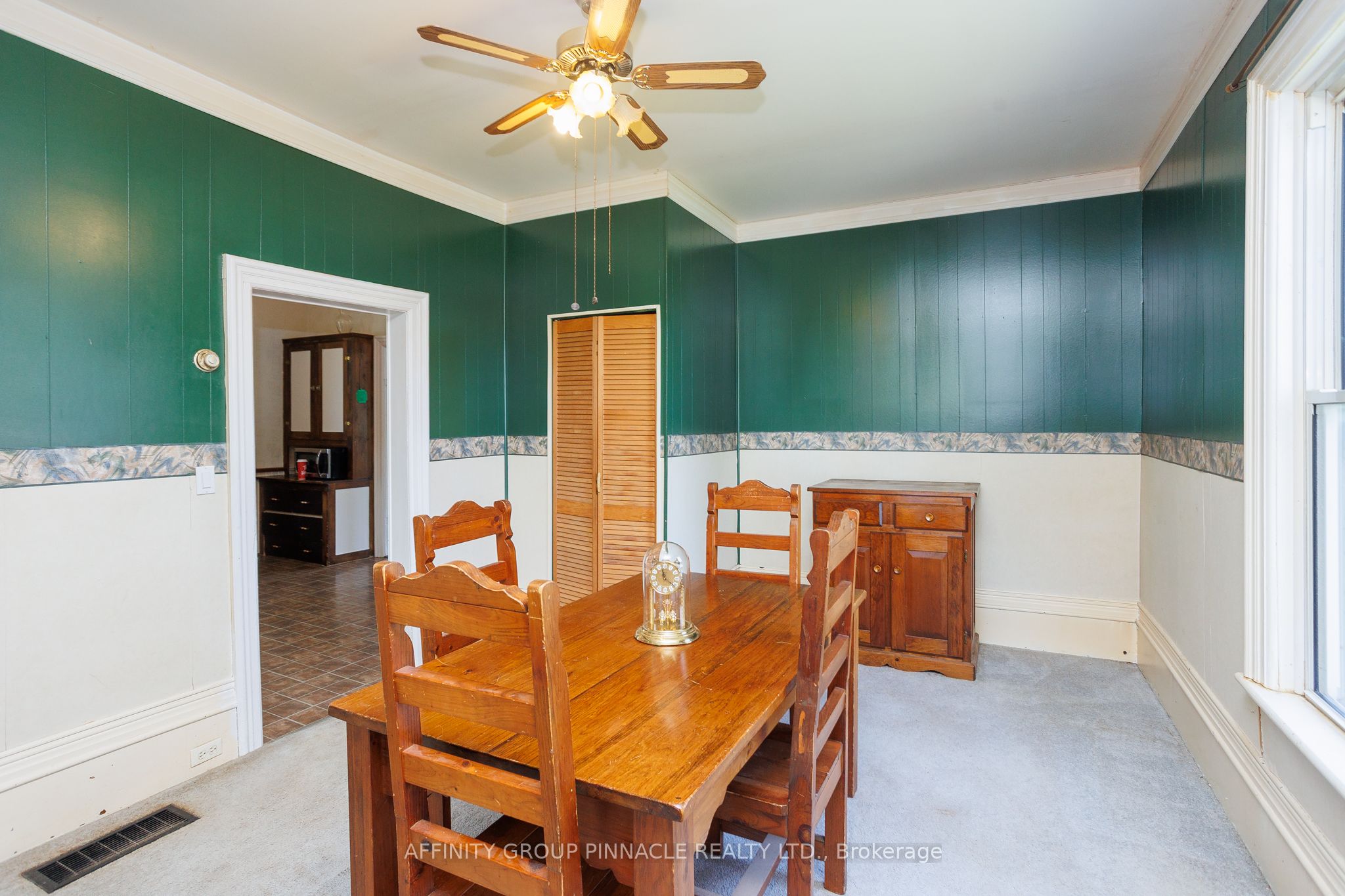 7 Colborne Street E Property Photo 15