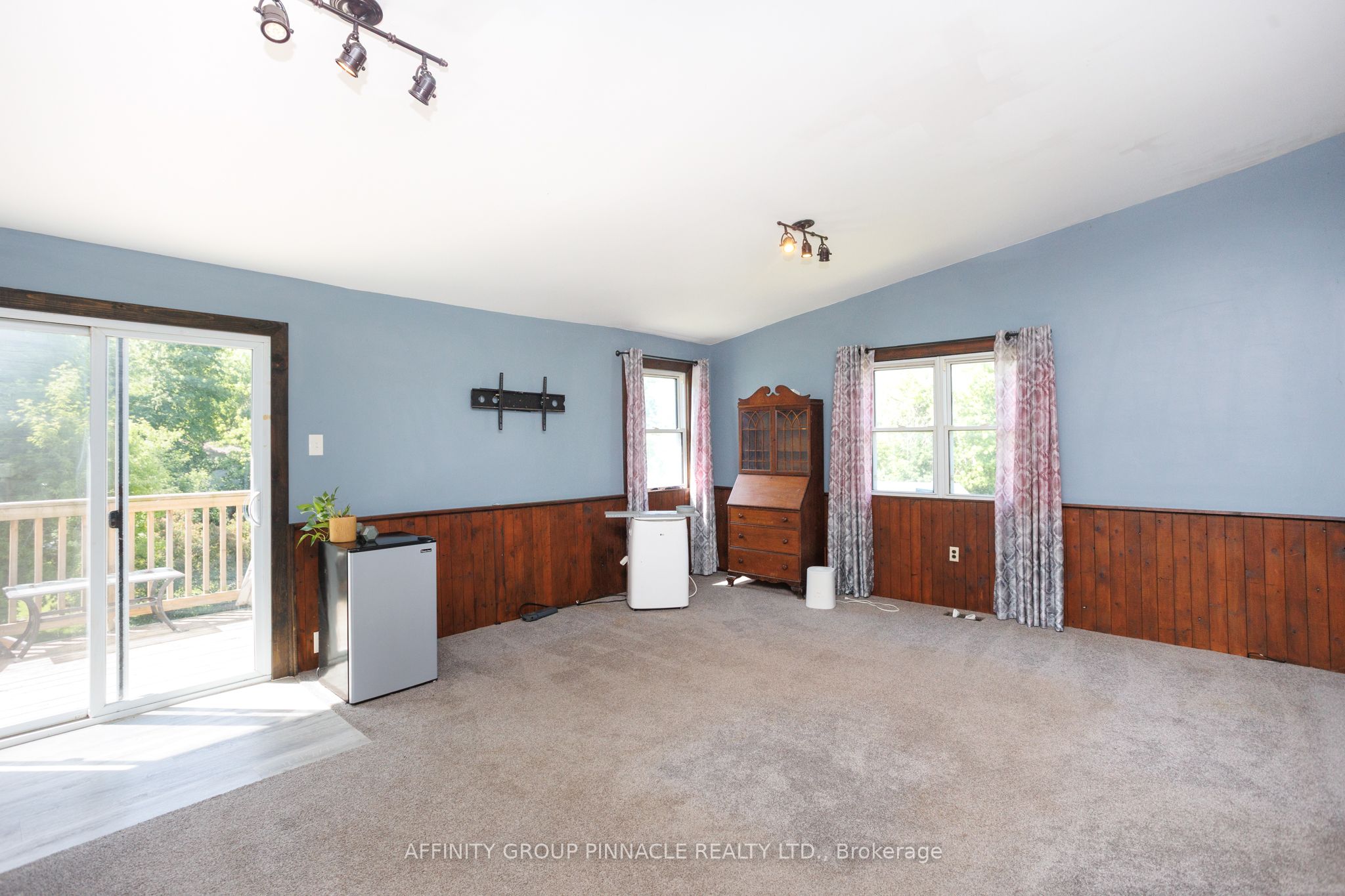 7 Colborne Street E Property Photo 19