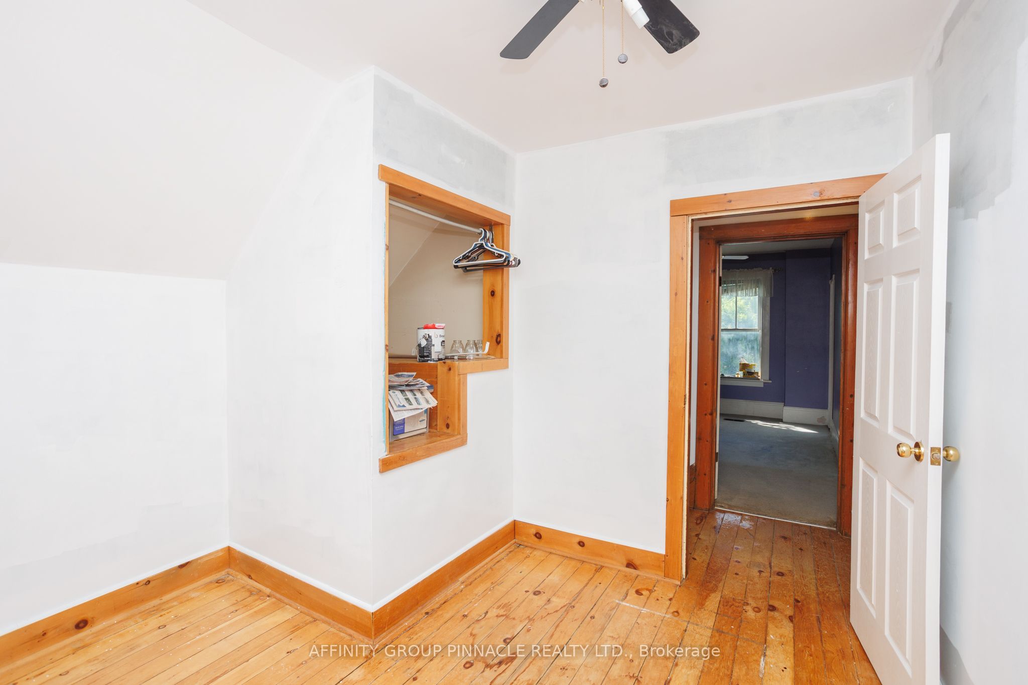 7 Colborne Street E Property Photo 29