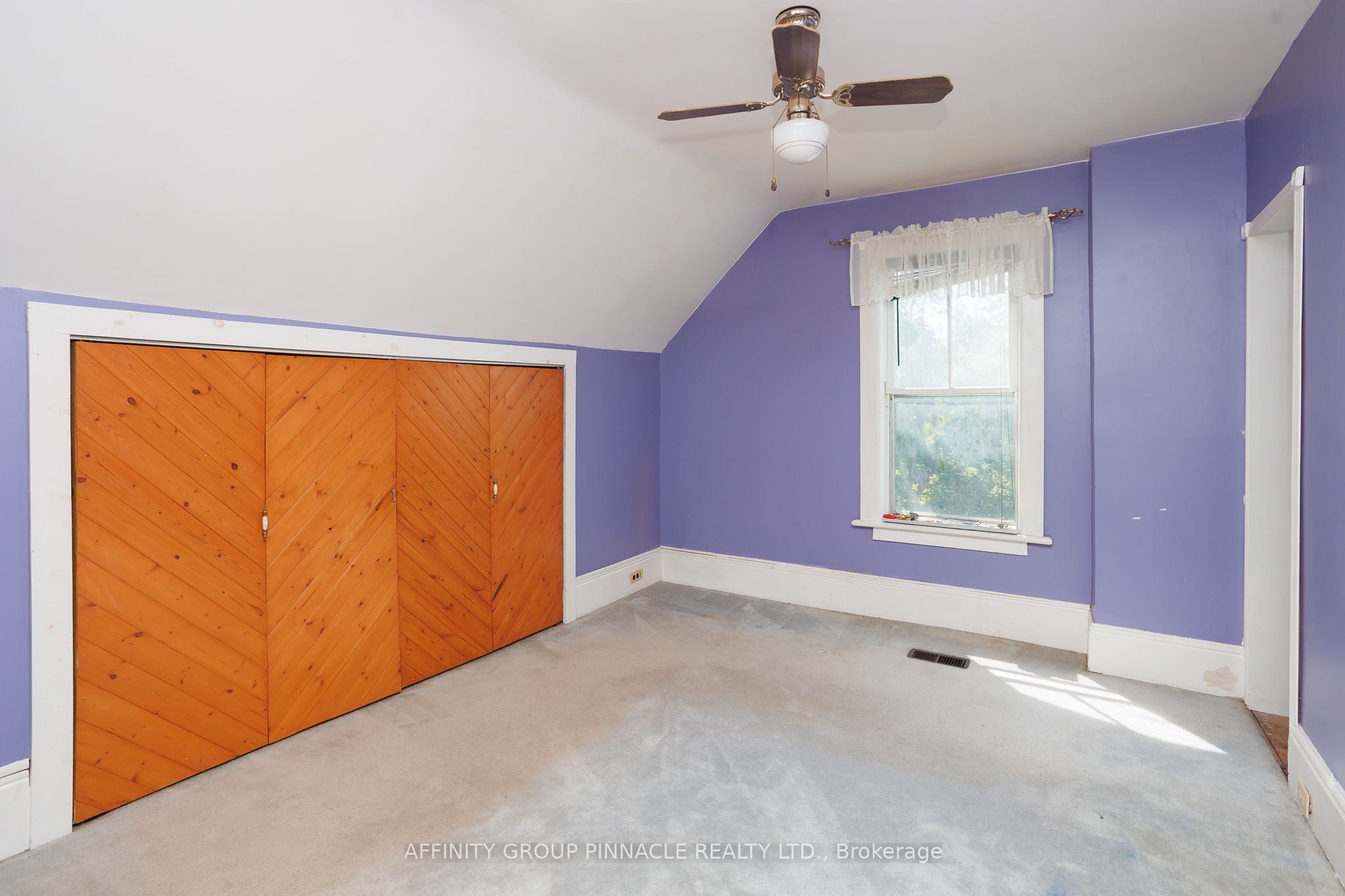 7 Colborne Street E Property Photo 30