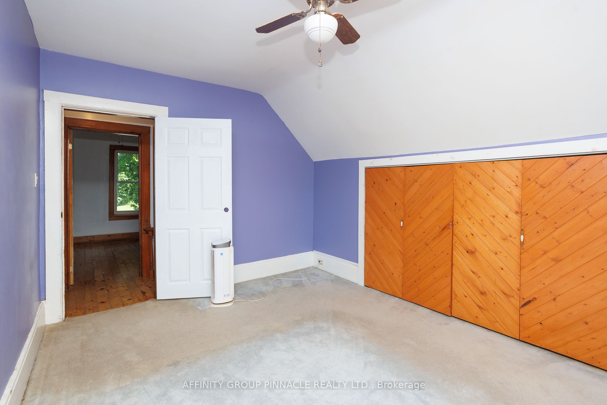 7 Colborne Street E Property Photo 32