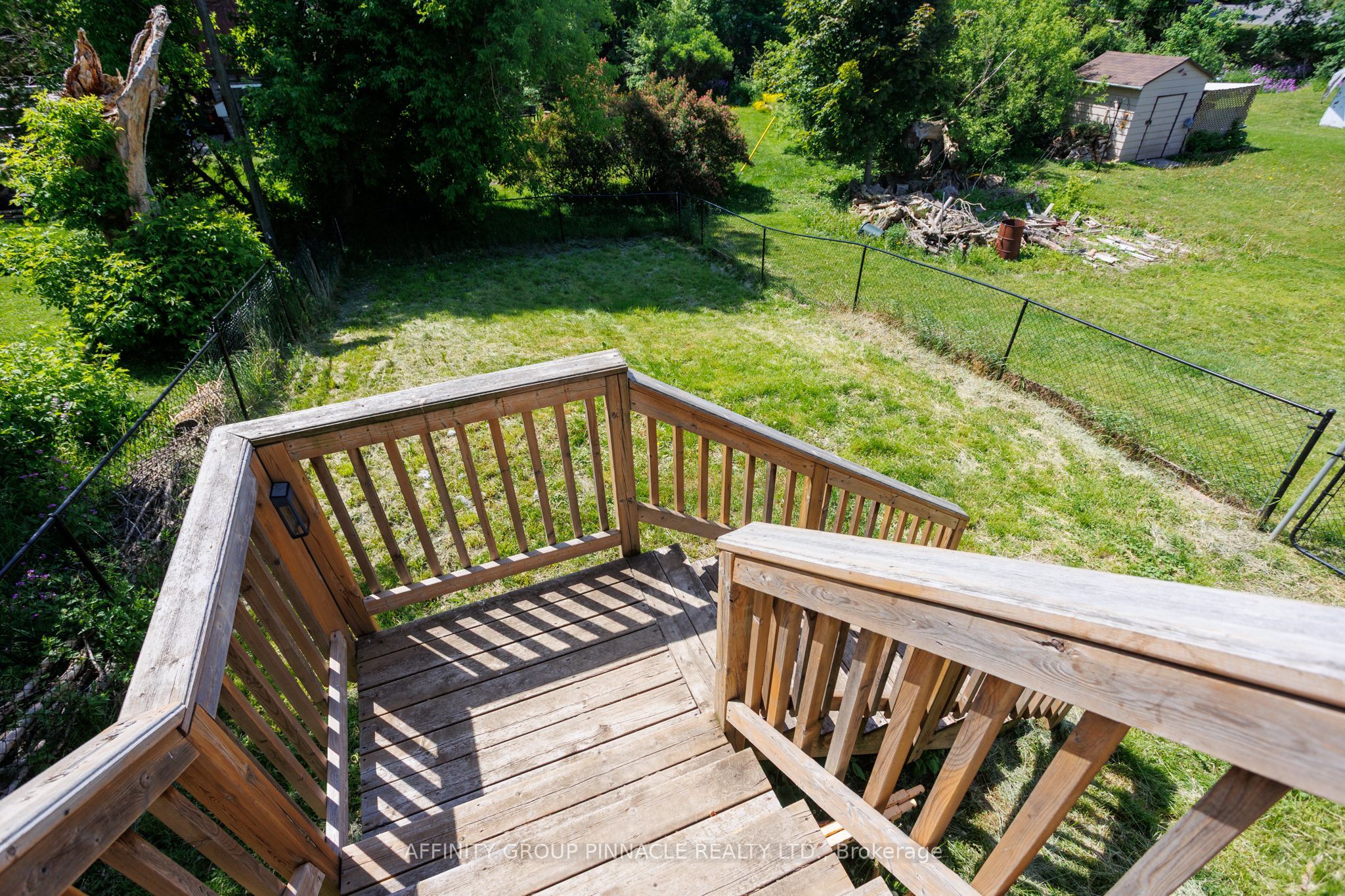 7 Colborne Street E Property Photo 37