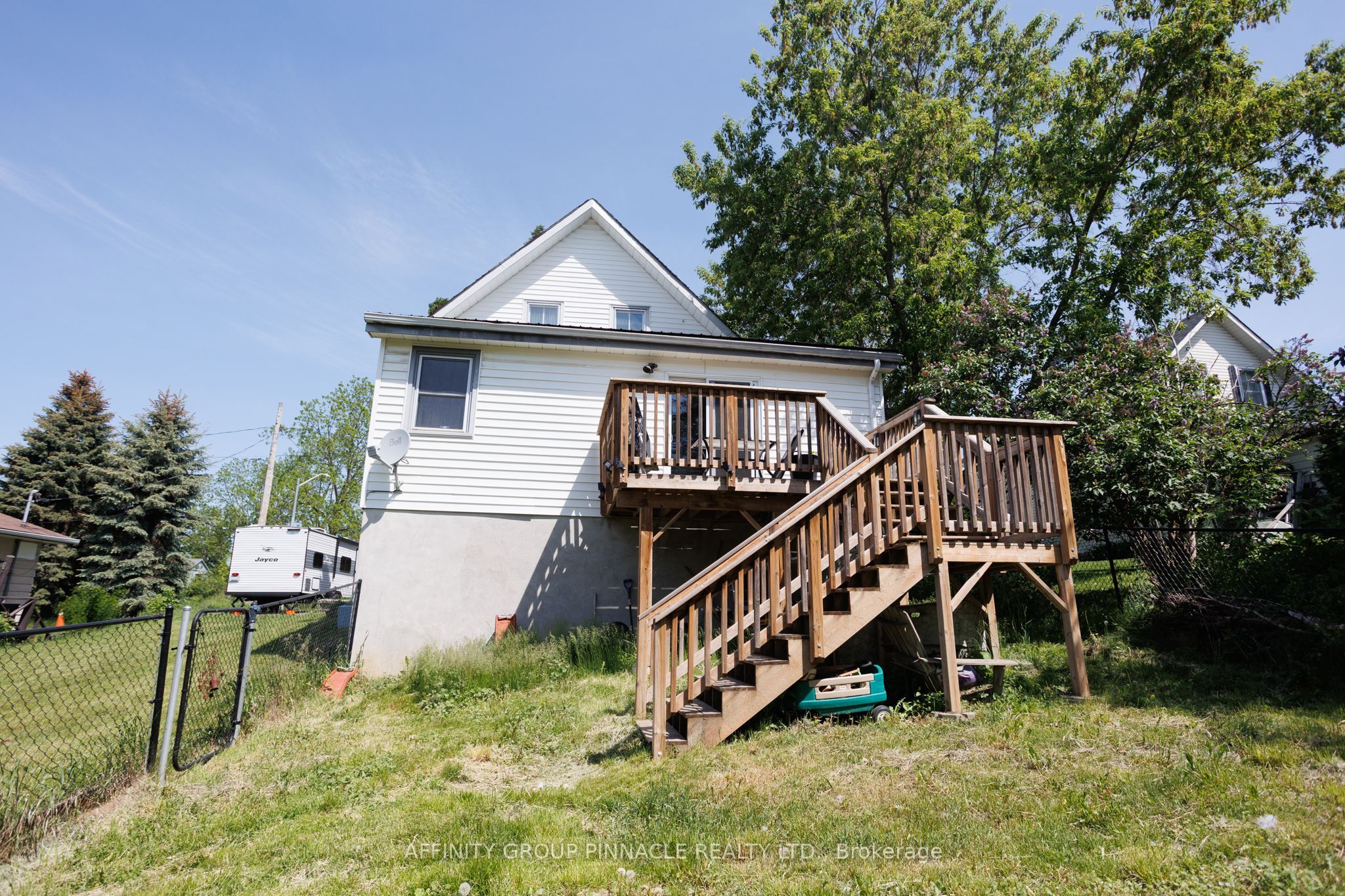 7 Colborne Street E Property Photo 40