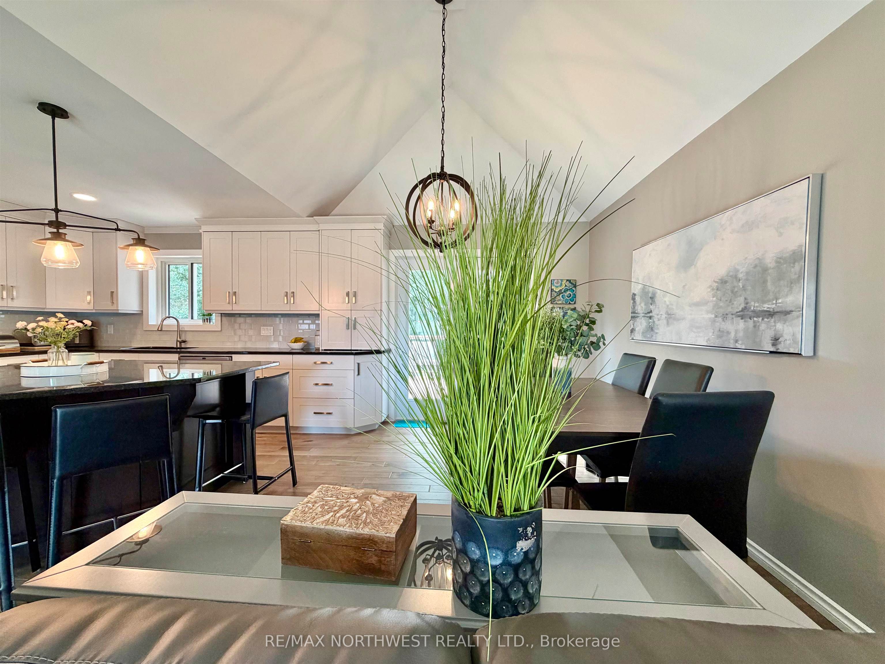 1708 Lyndy Place Property Photo 8