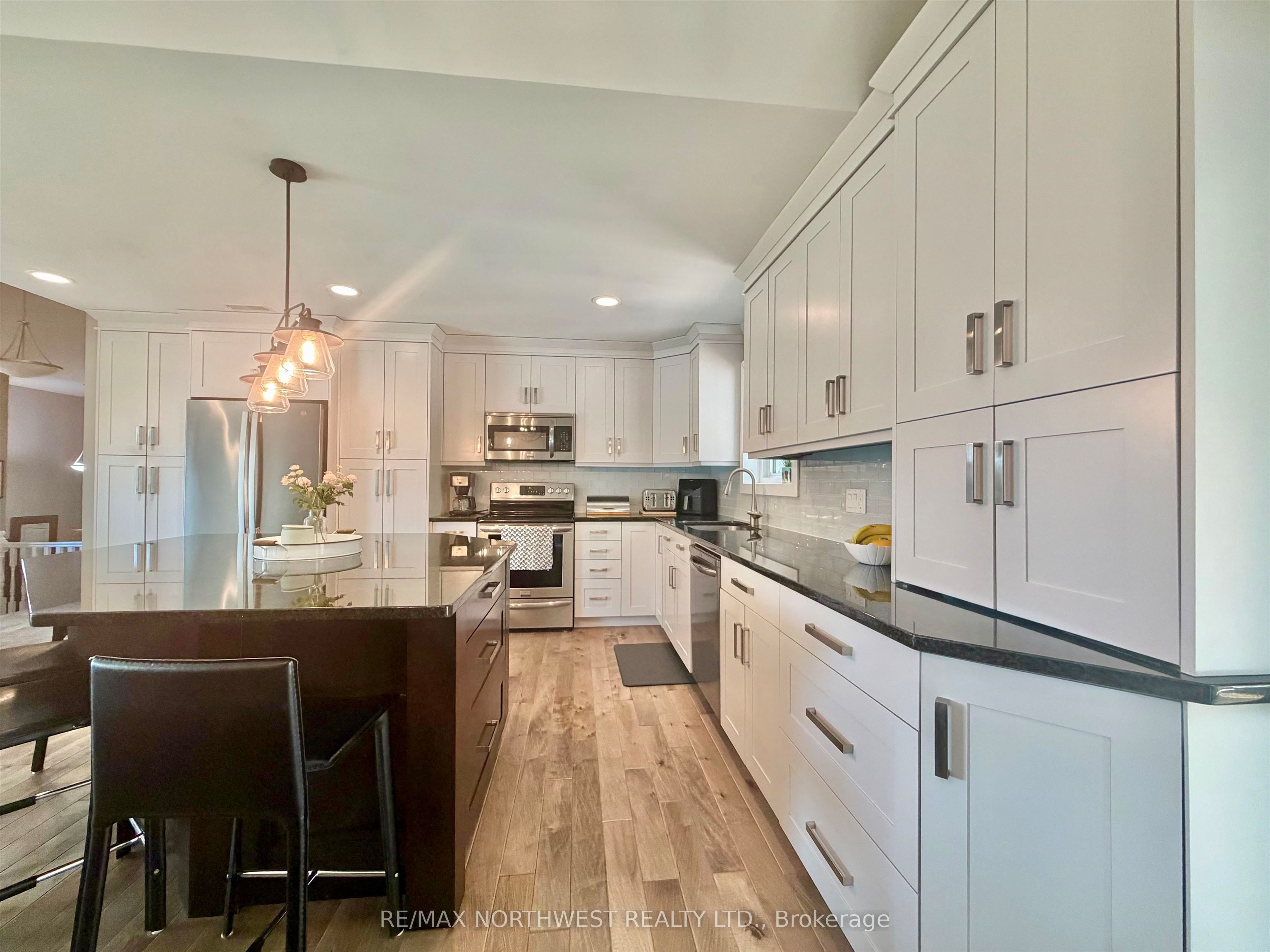 1708 Lyndy Place Property Photo 11