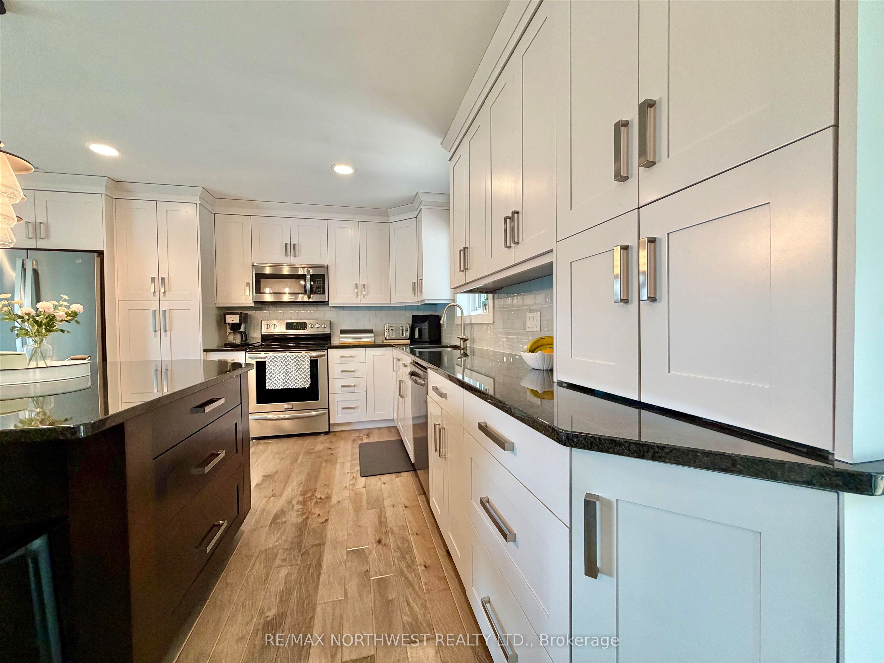 1708 Lyndy Place Property Photo 12