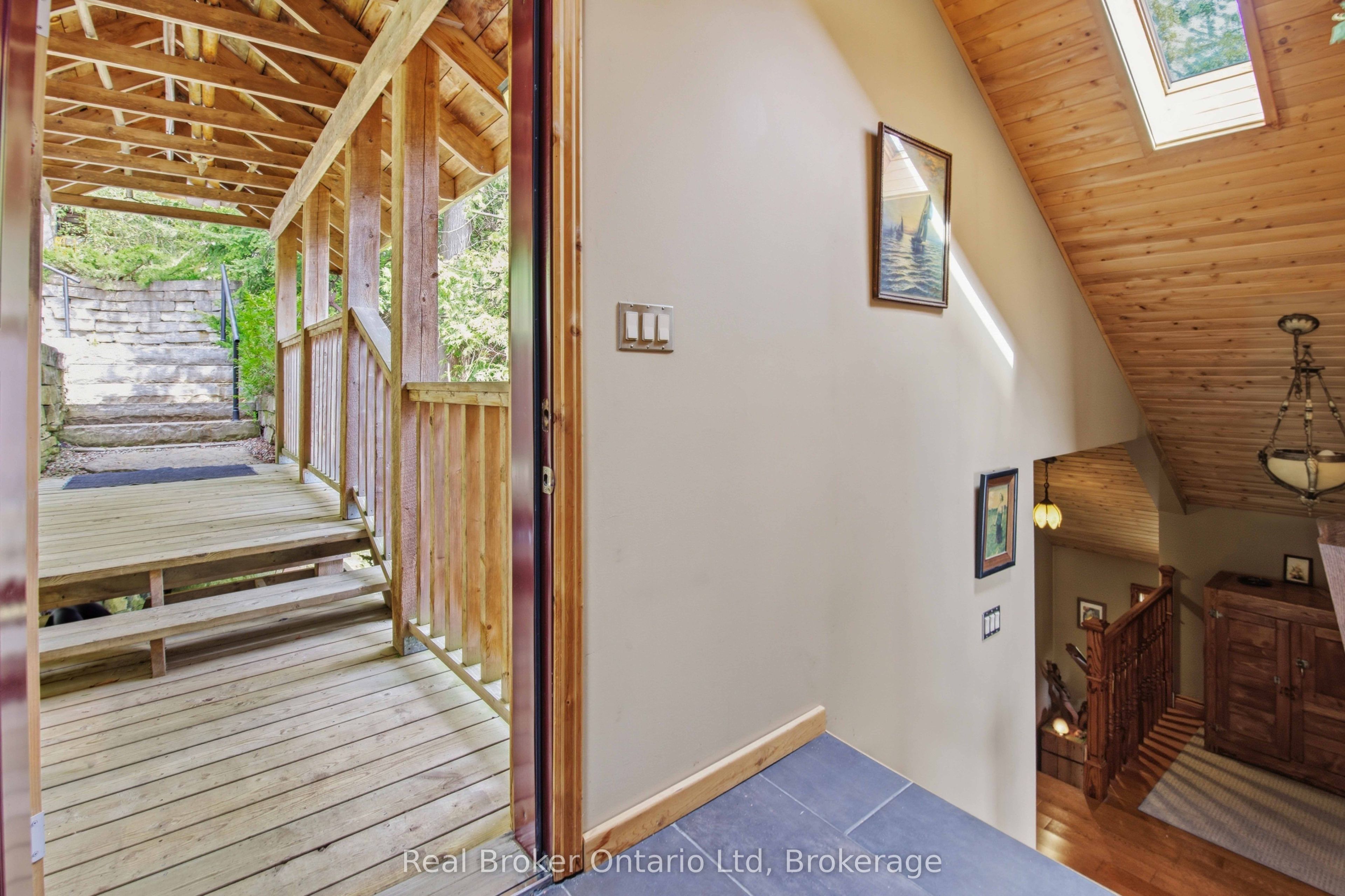 574 Mallory Beach Road Property Photo 8