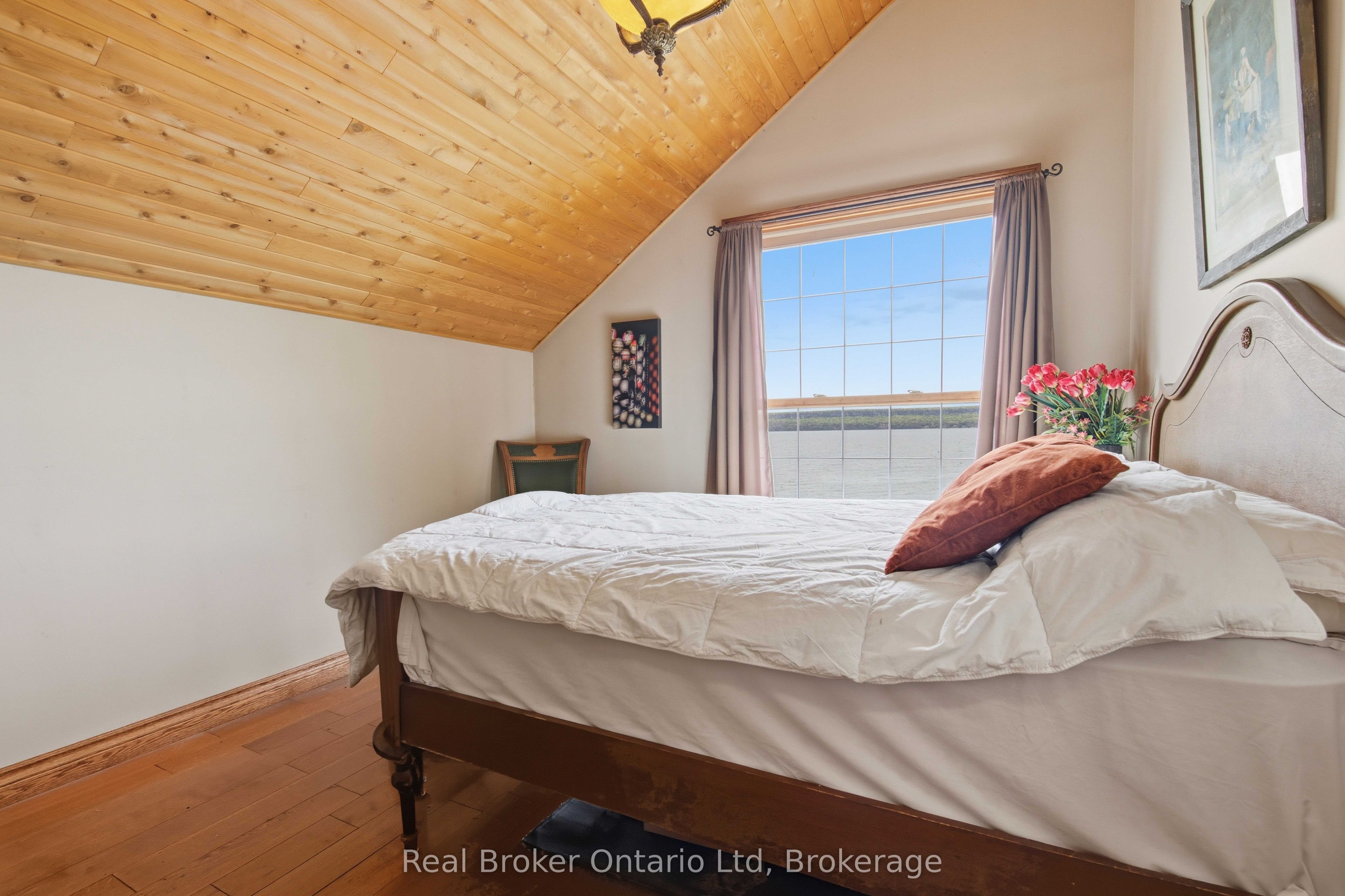 574 Mallory Beach Road Property Photo 12