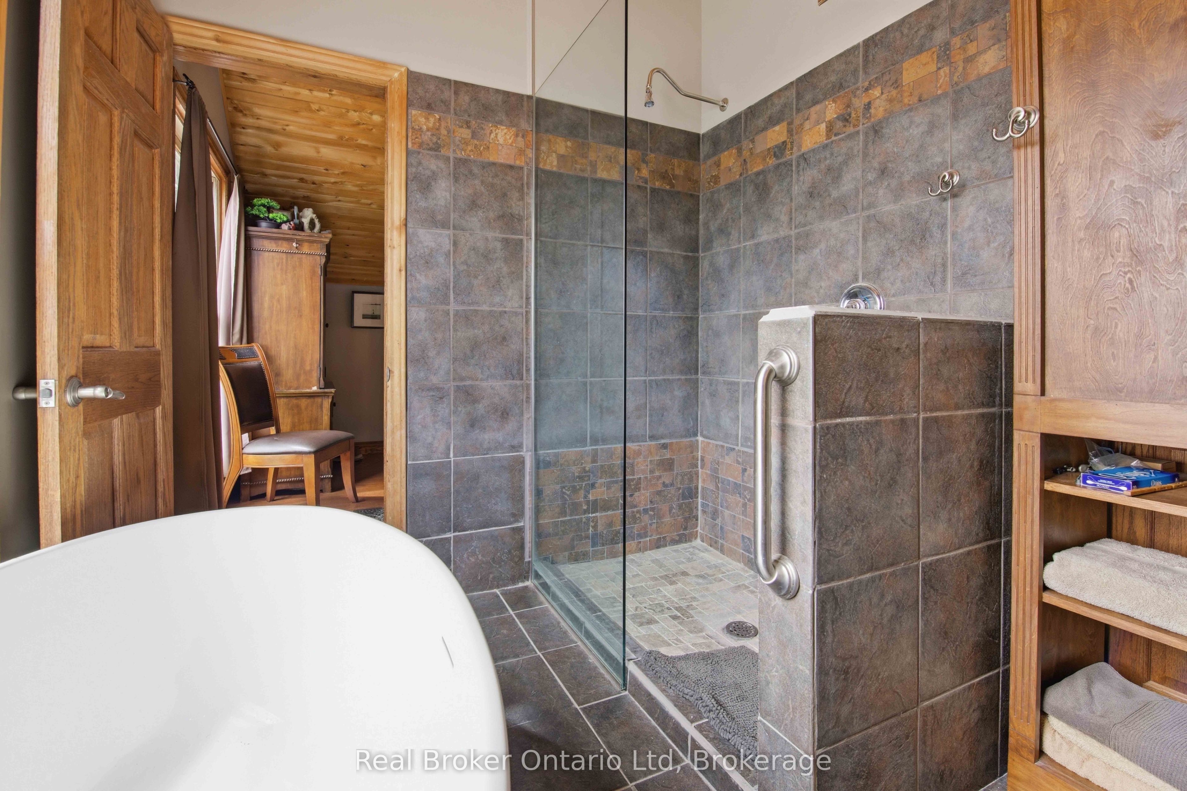 574 Mallory Beach Road Property Photo 18