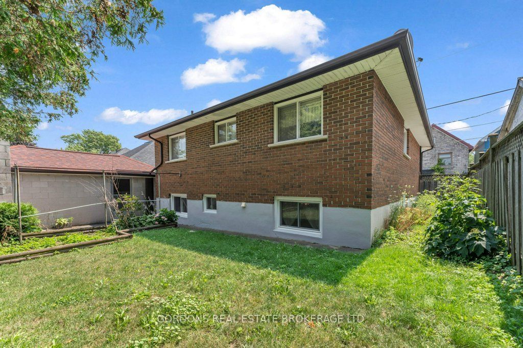 33 Plum Street Property Photo 4