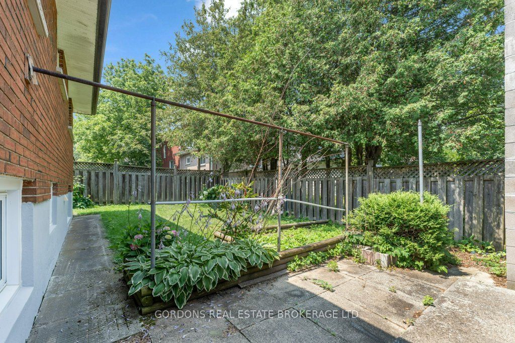 33 Plum Street Property Photo 6