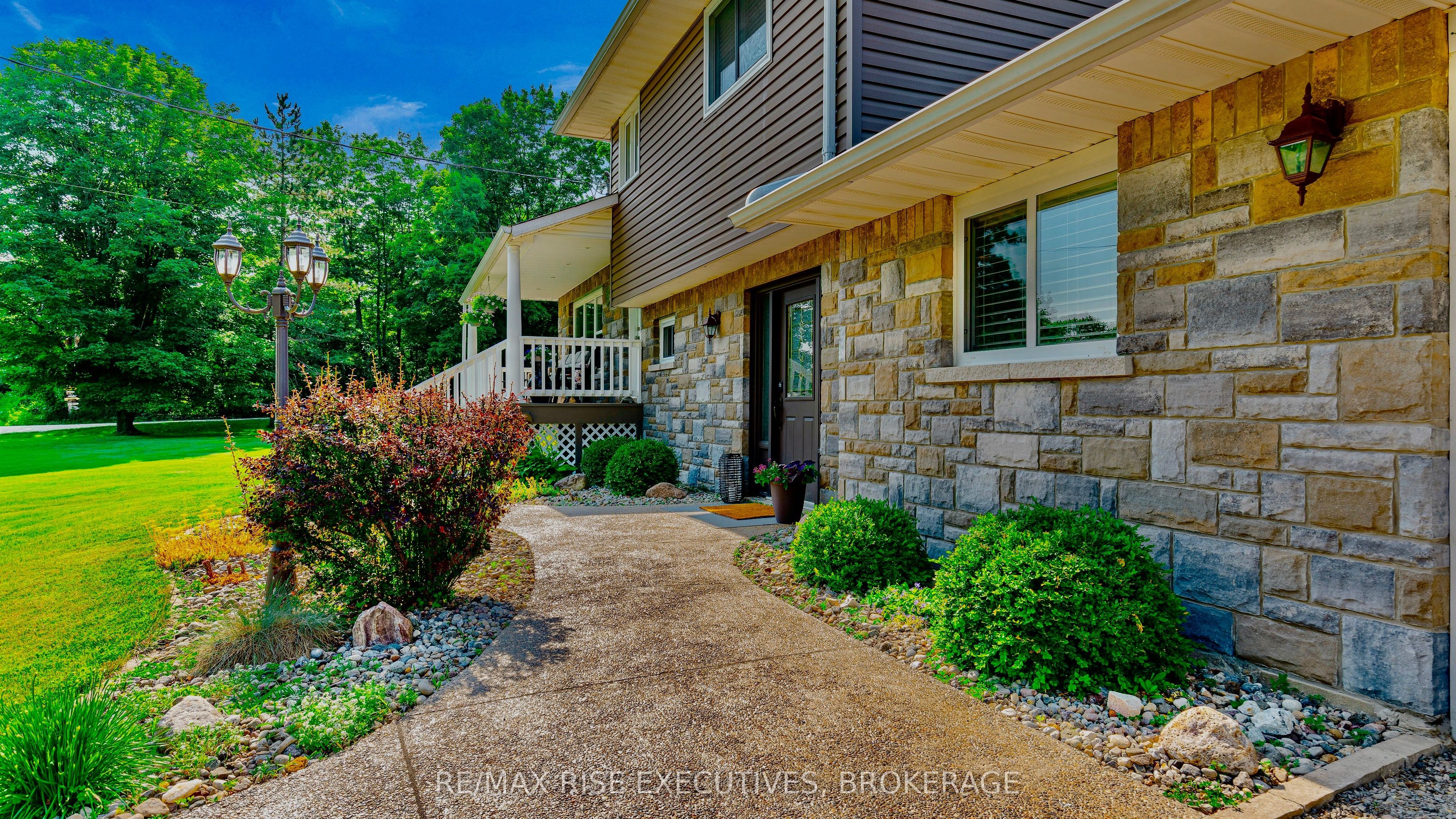 208 Back Street Property Photo 5