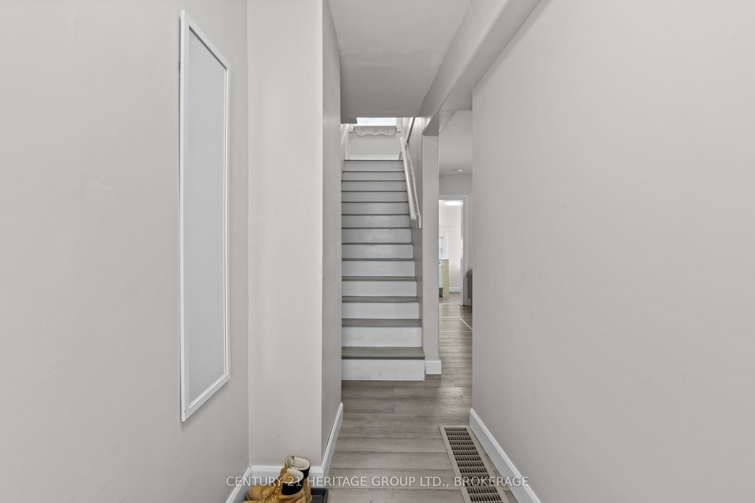 436 Division Street Property Photo 6