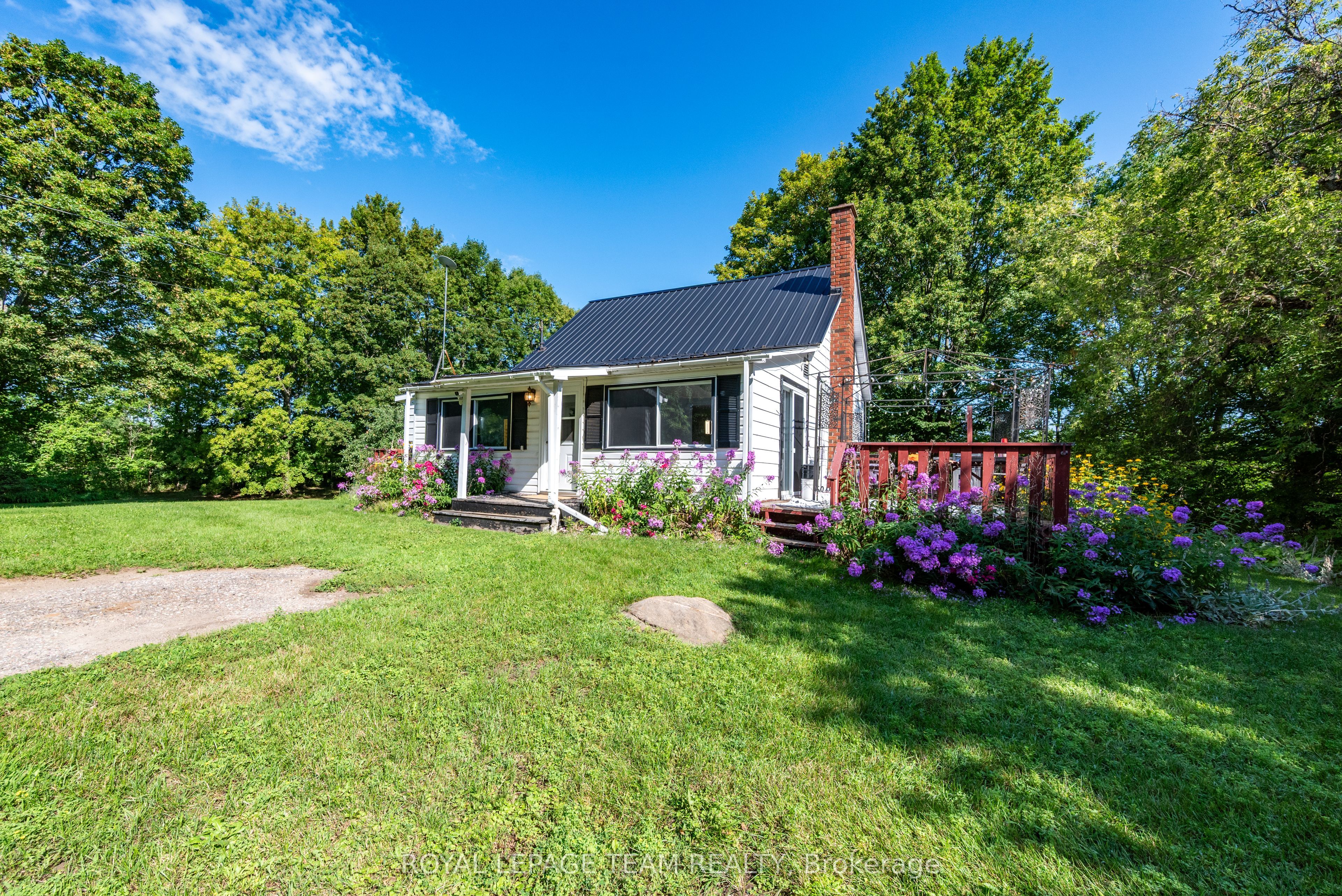 1448 Perrault Road Property Photo 1