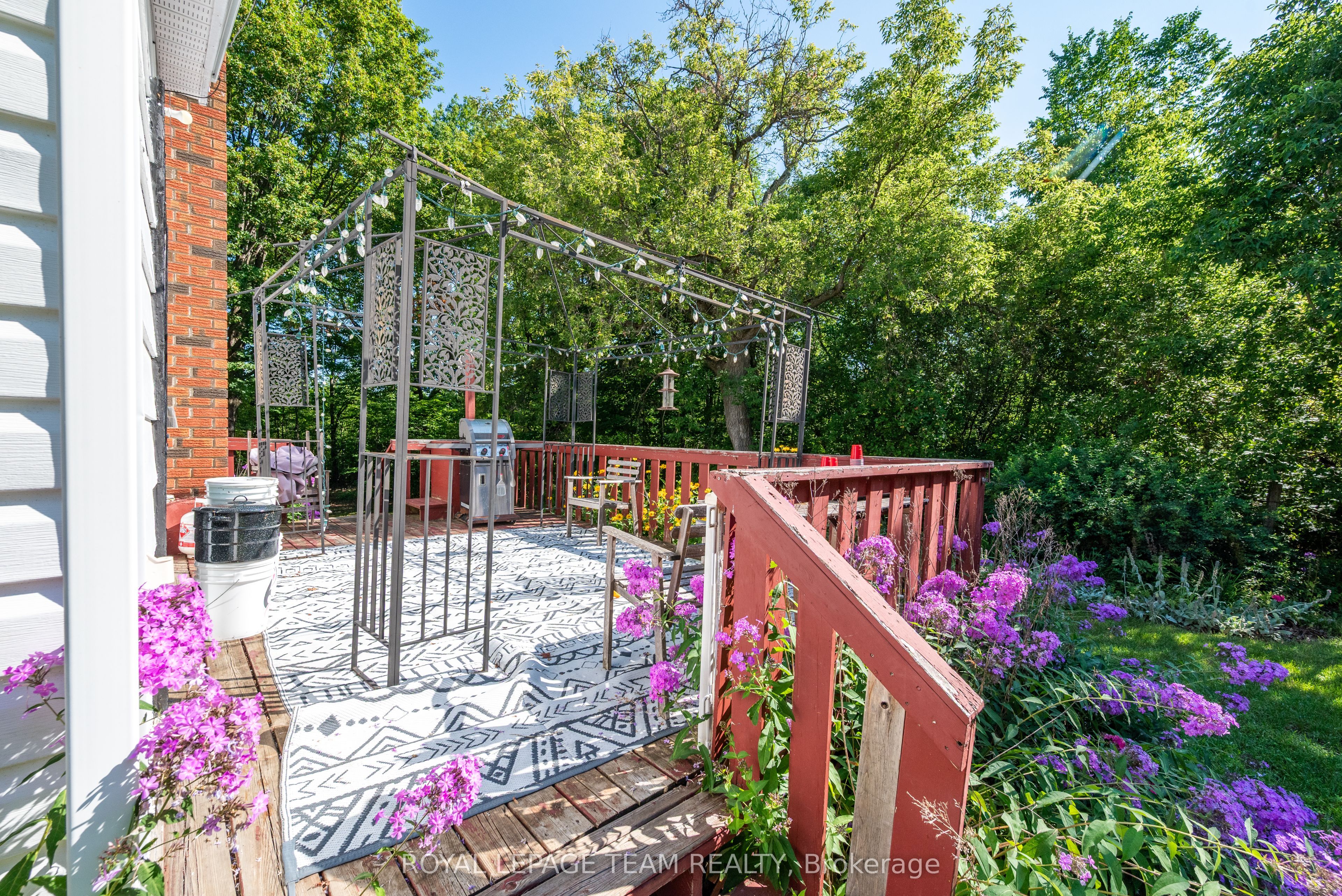 1448 Perrault Road Property Photo 3