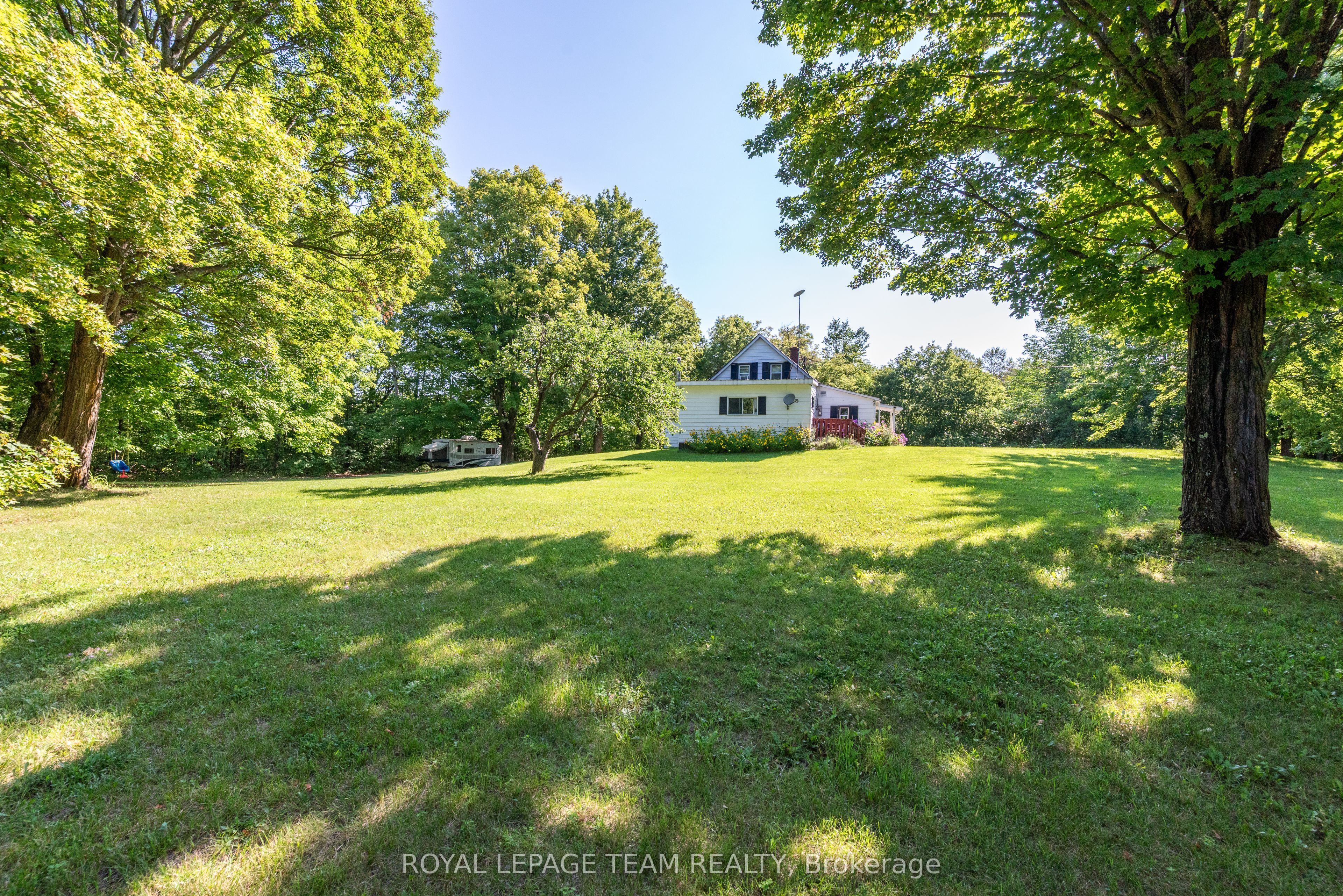 1448 Perrault Road Property Photo 8