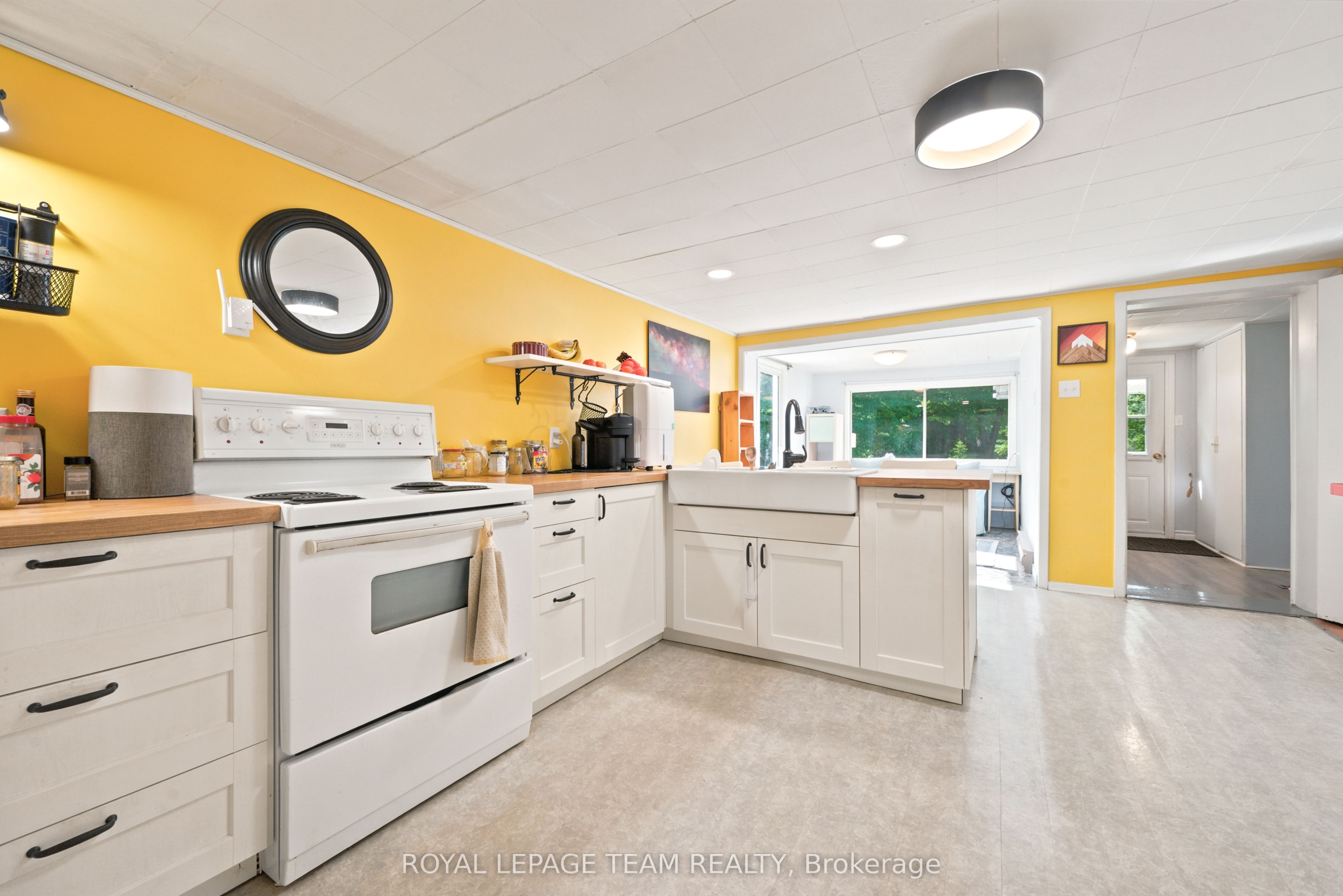 1448 Perrault Road Property Photo 15