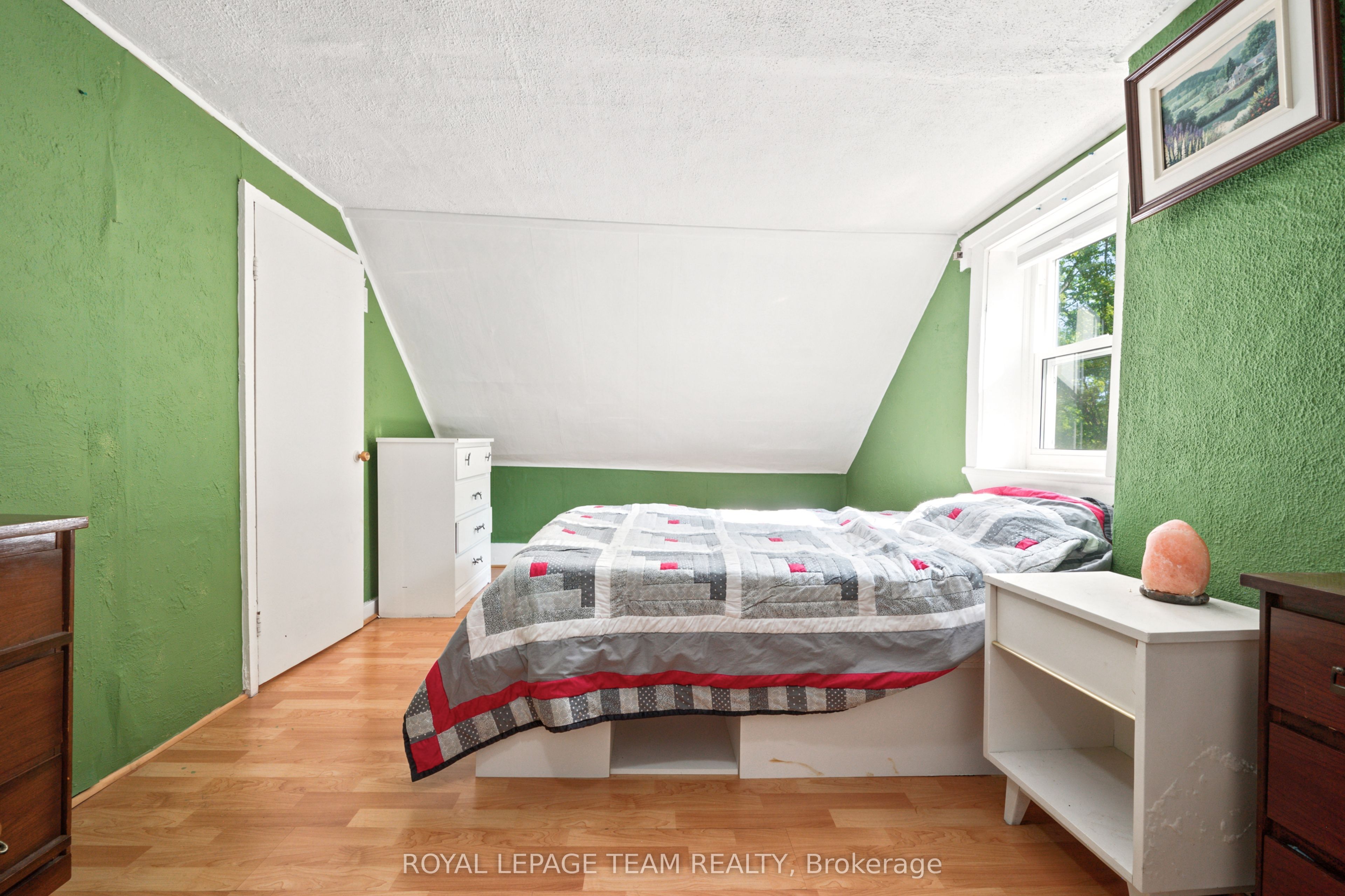 1448 Perrault Road Property Photo 31