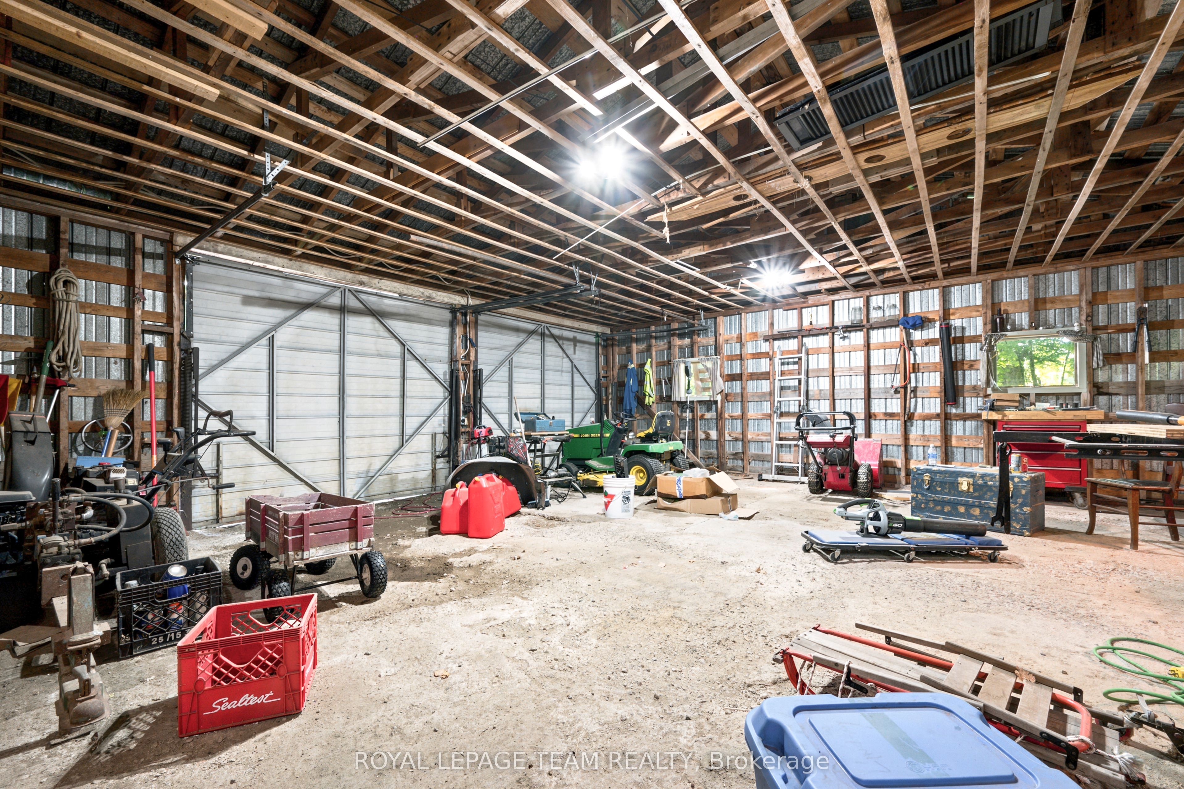 1448 Perrault Road Property Photo 33